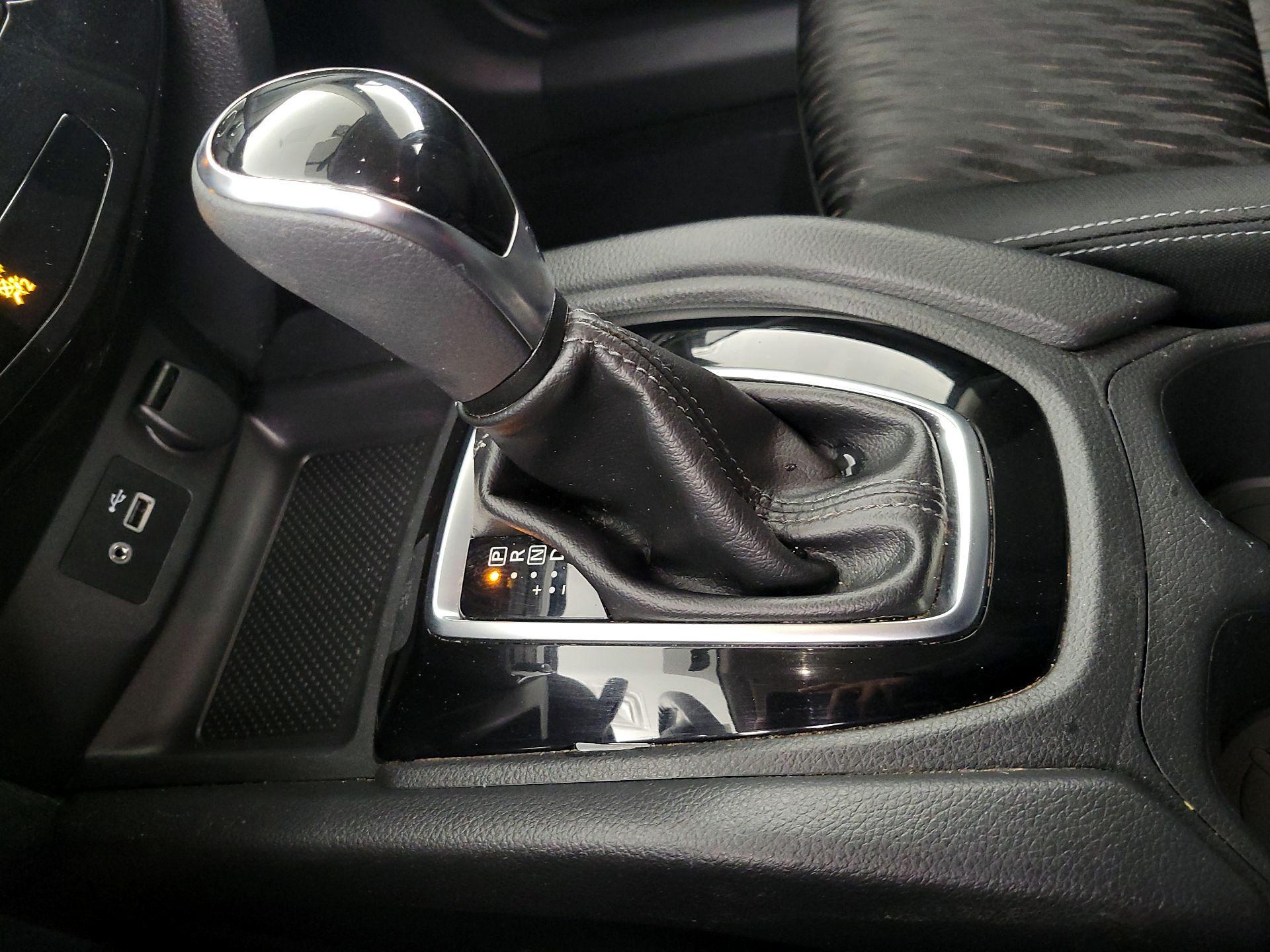 Thumbnail: 2018 Nissan Rogue - 17