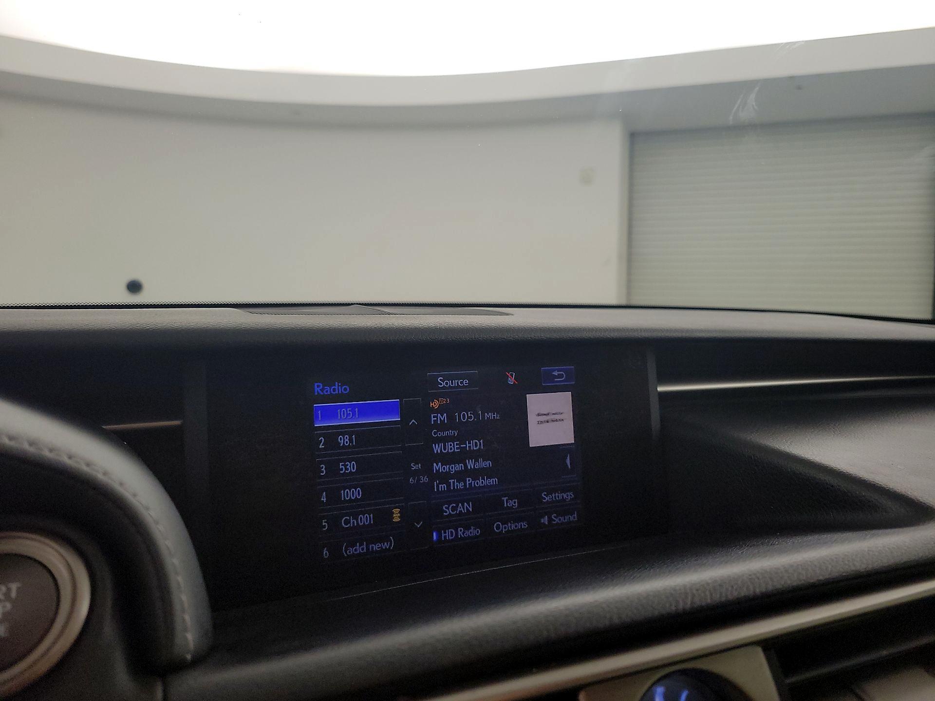 Thumbnail: 2015 Lexus IS - 16