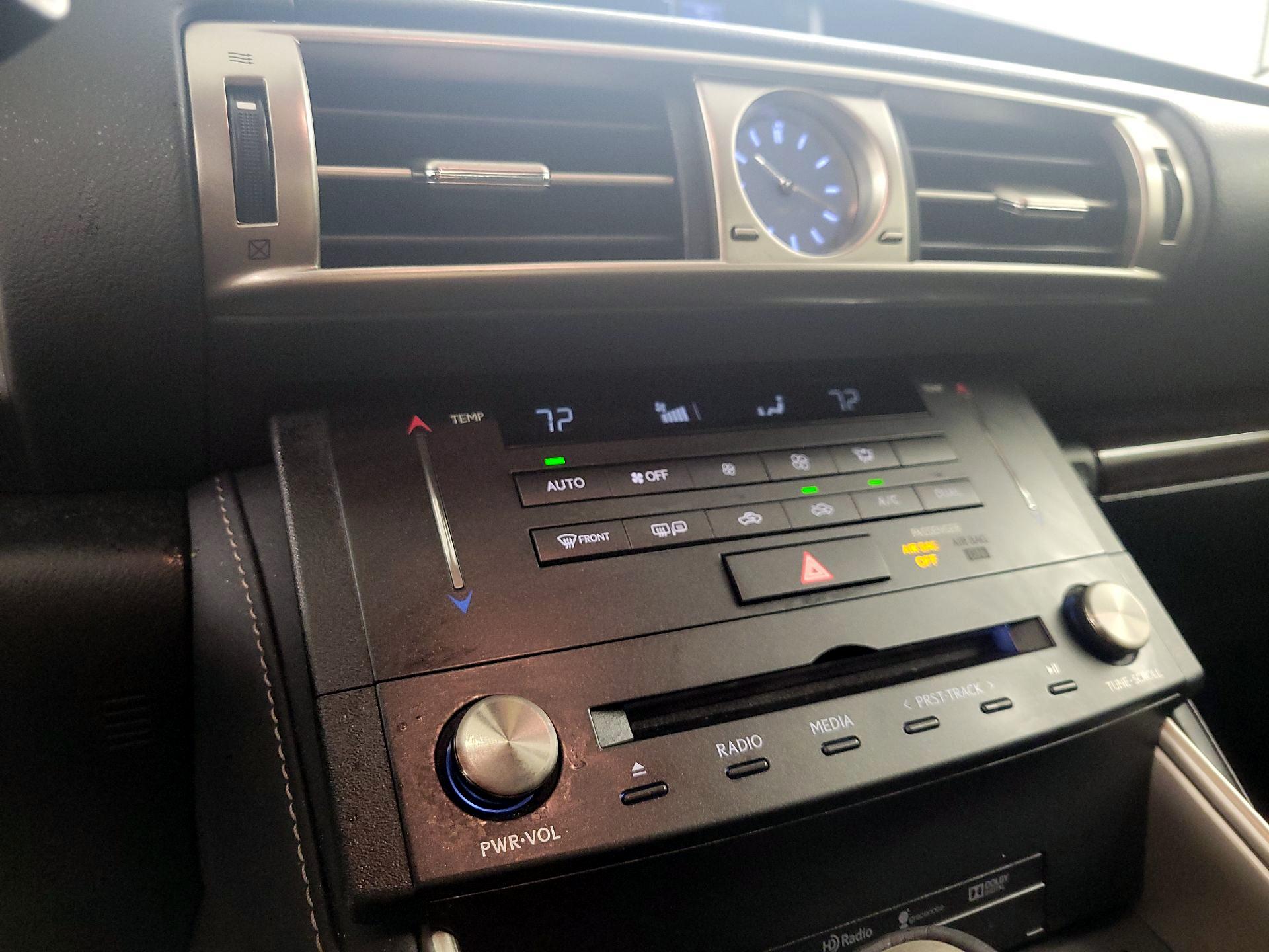 Thumbnail: 2015 Lexus IS - 17