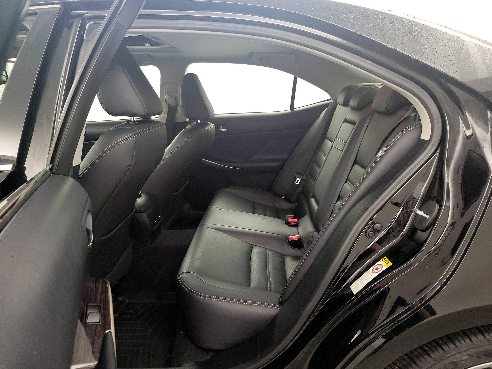 Thumbnail: 2015 Lexus IS - 20