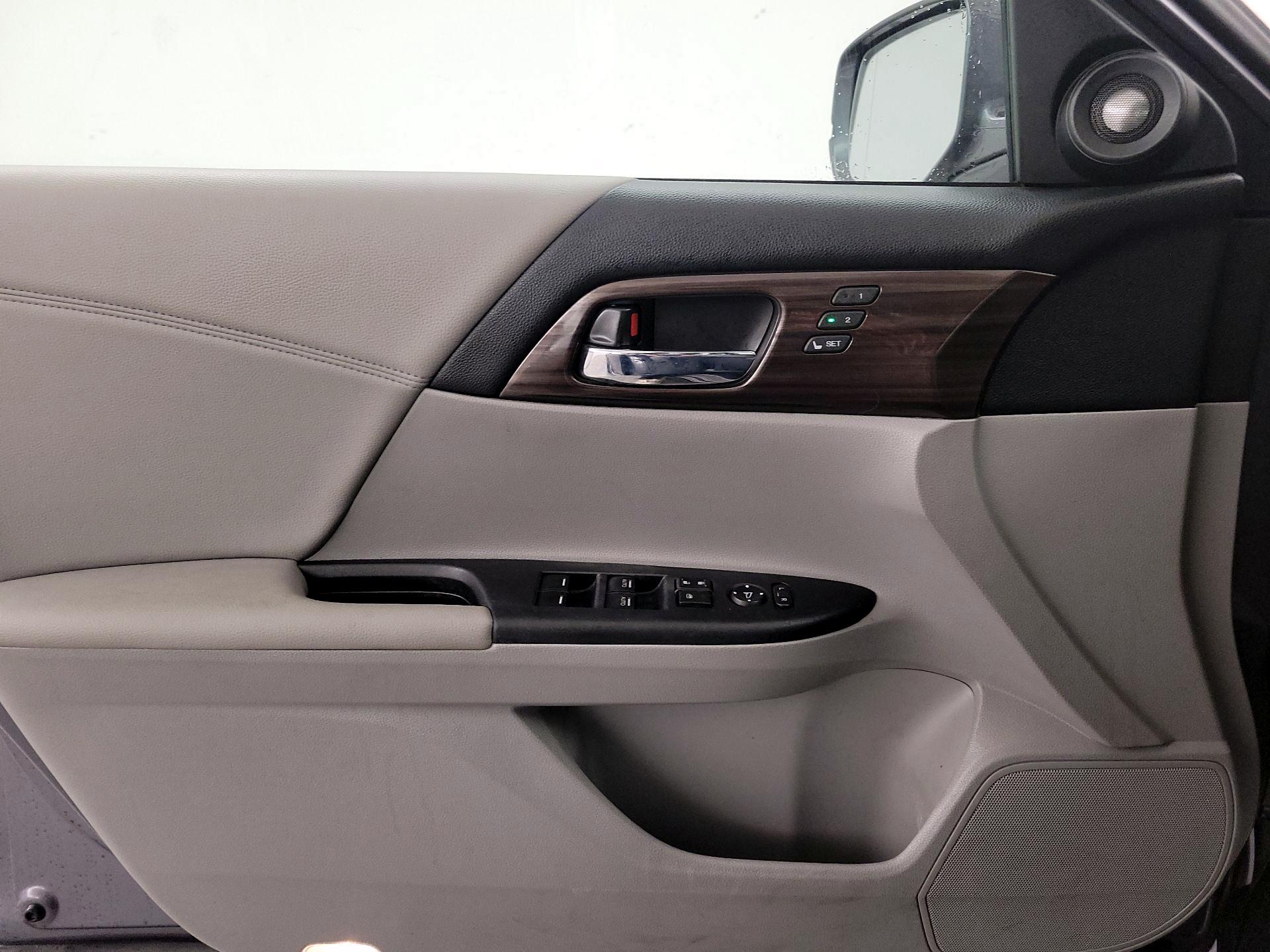 Thumbnail: 2016 Honda Accord - 12