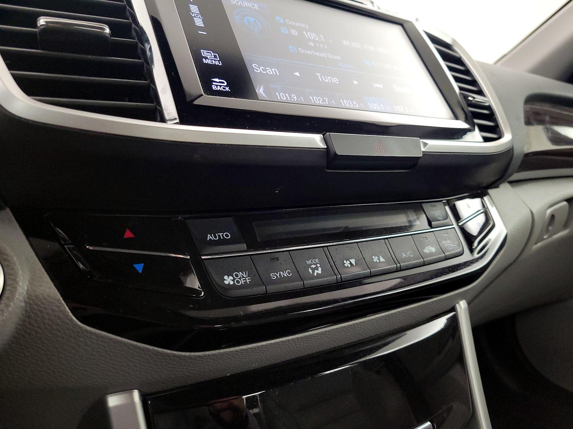 Thumbnail: 2016 Honda Accord - 16