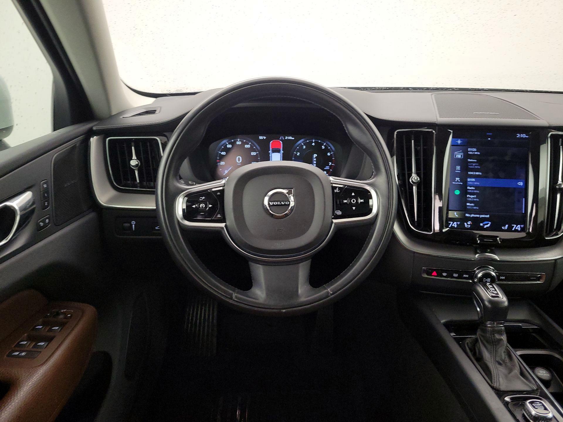 Thumbnail: 2019 Volvo XC60 - 10