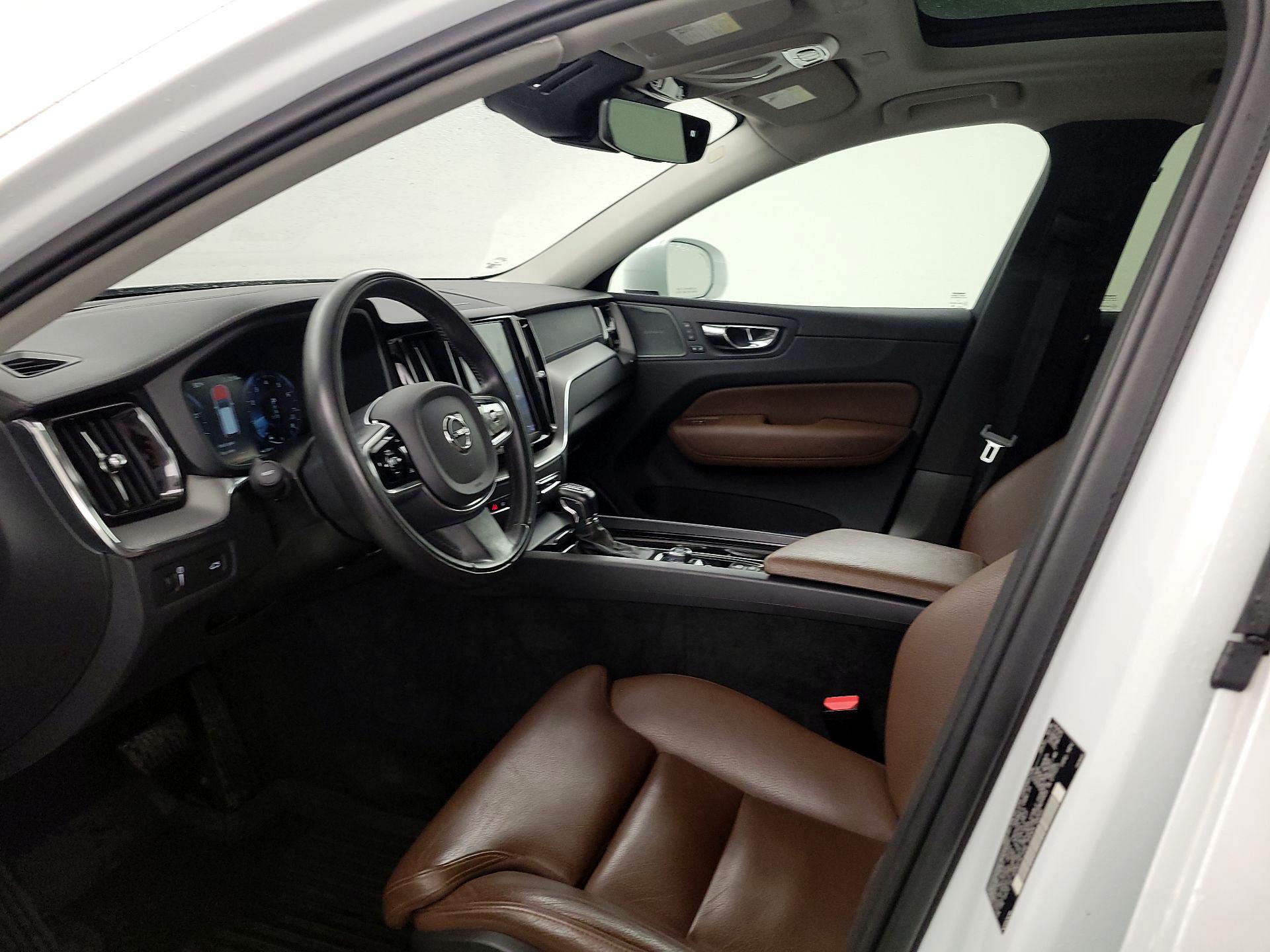 Thumbnail: 2019 Volvo XC60 - 11