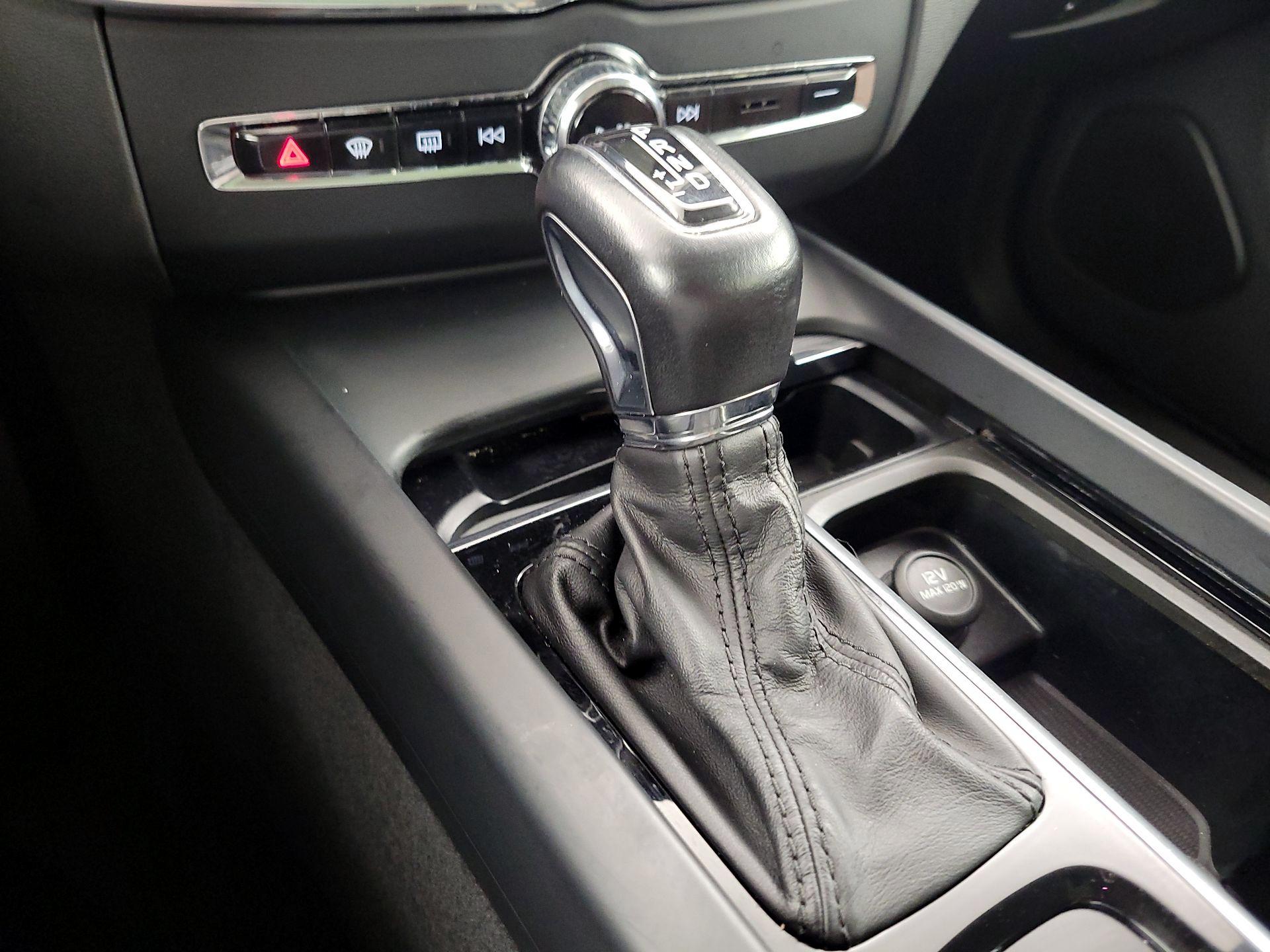 Thumbnail: 2019 Volvo XC60 - 17