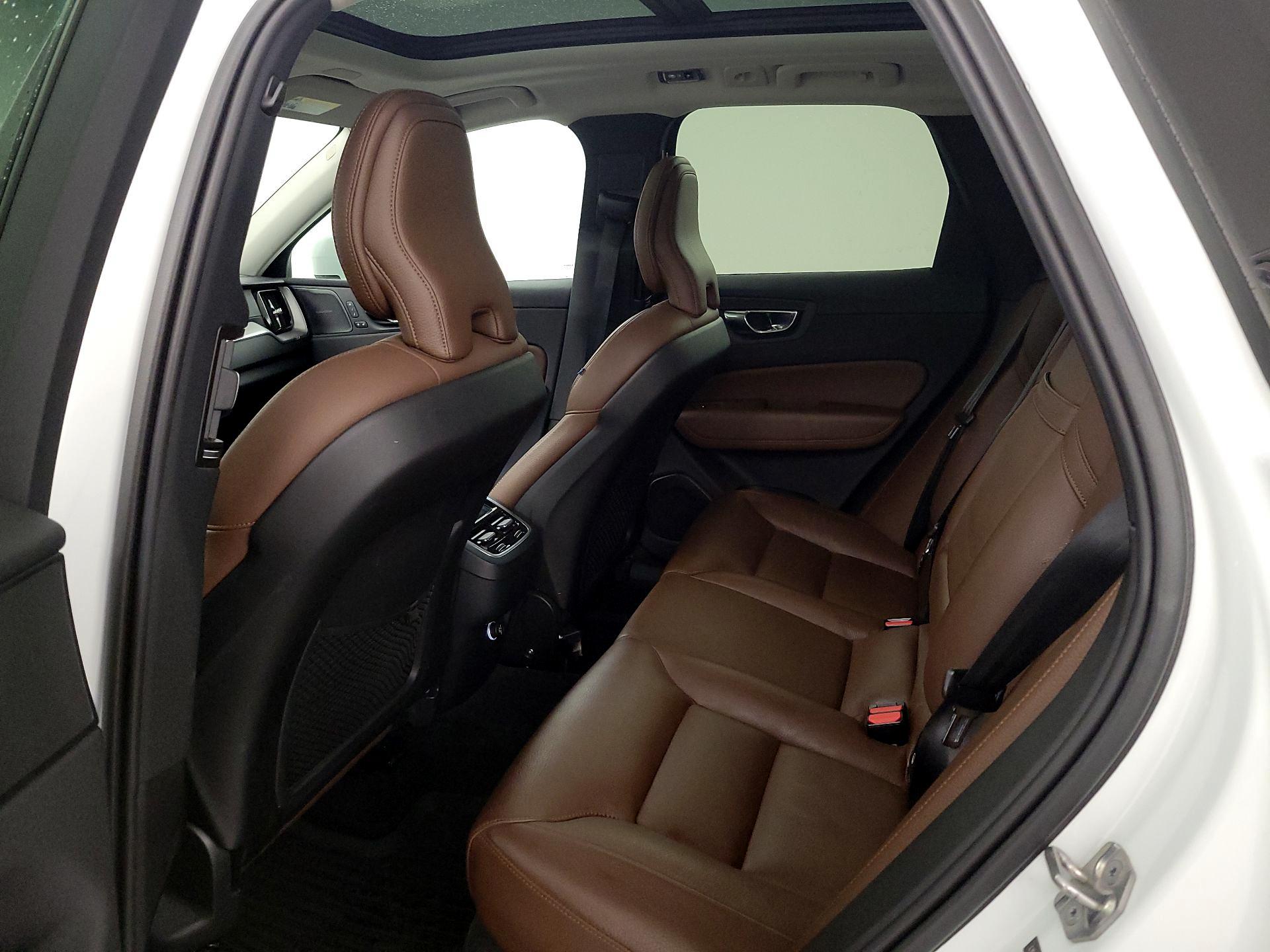 Thumbnail: 2019 Volvo XC60 - 19