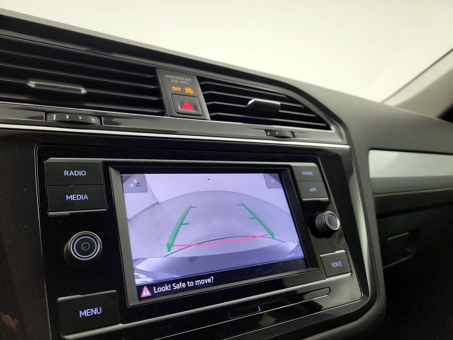 Thumbnail: 2022 Volkswagen Tiguan - 14