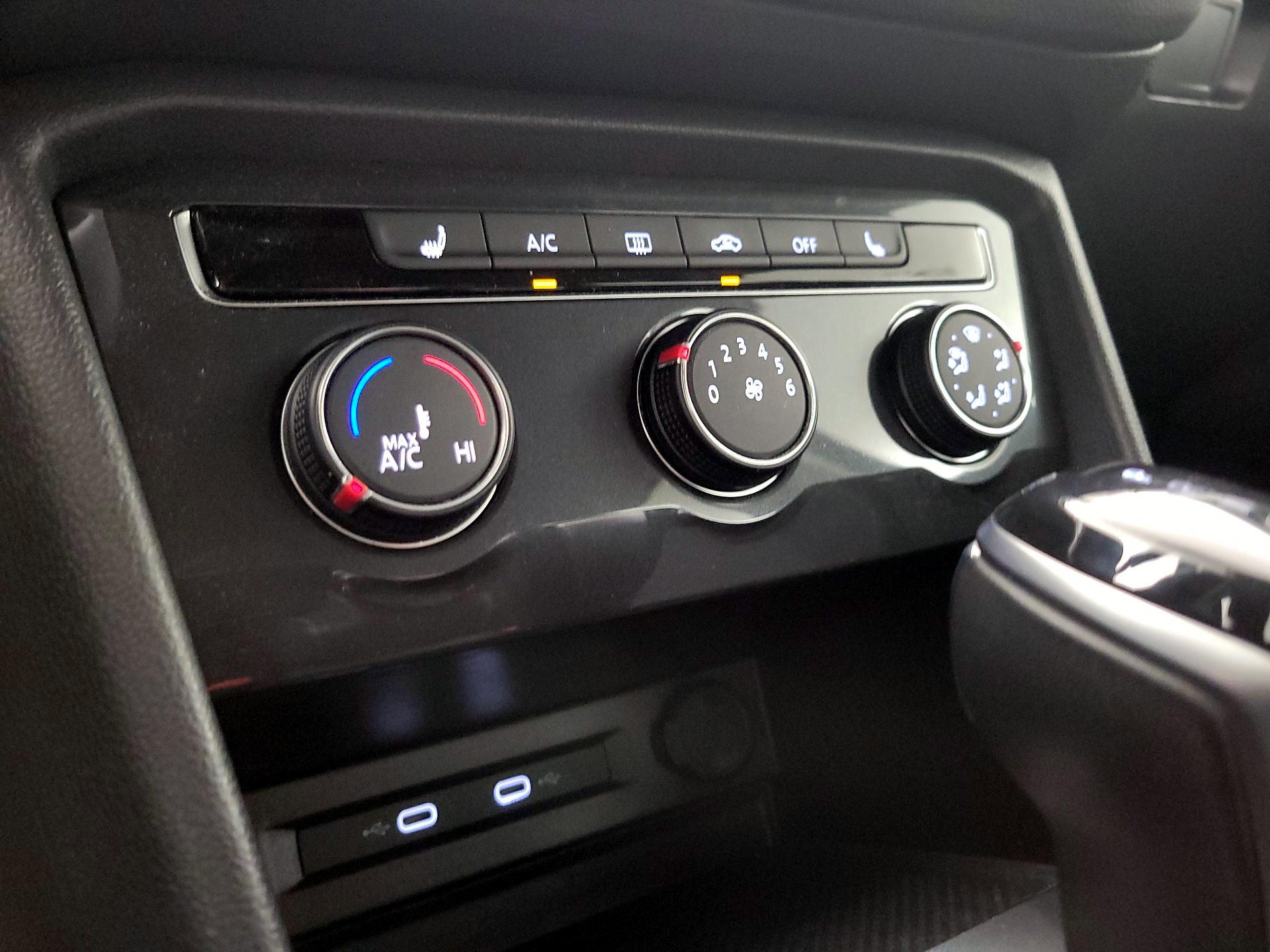 Thumbnail: 2022 Volkswagen Tiguan - 16