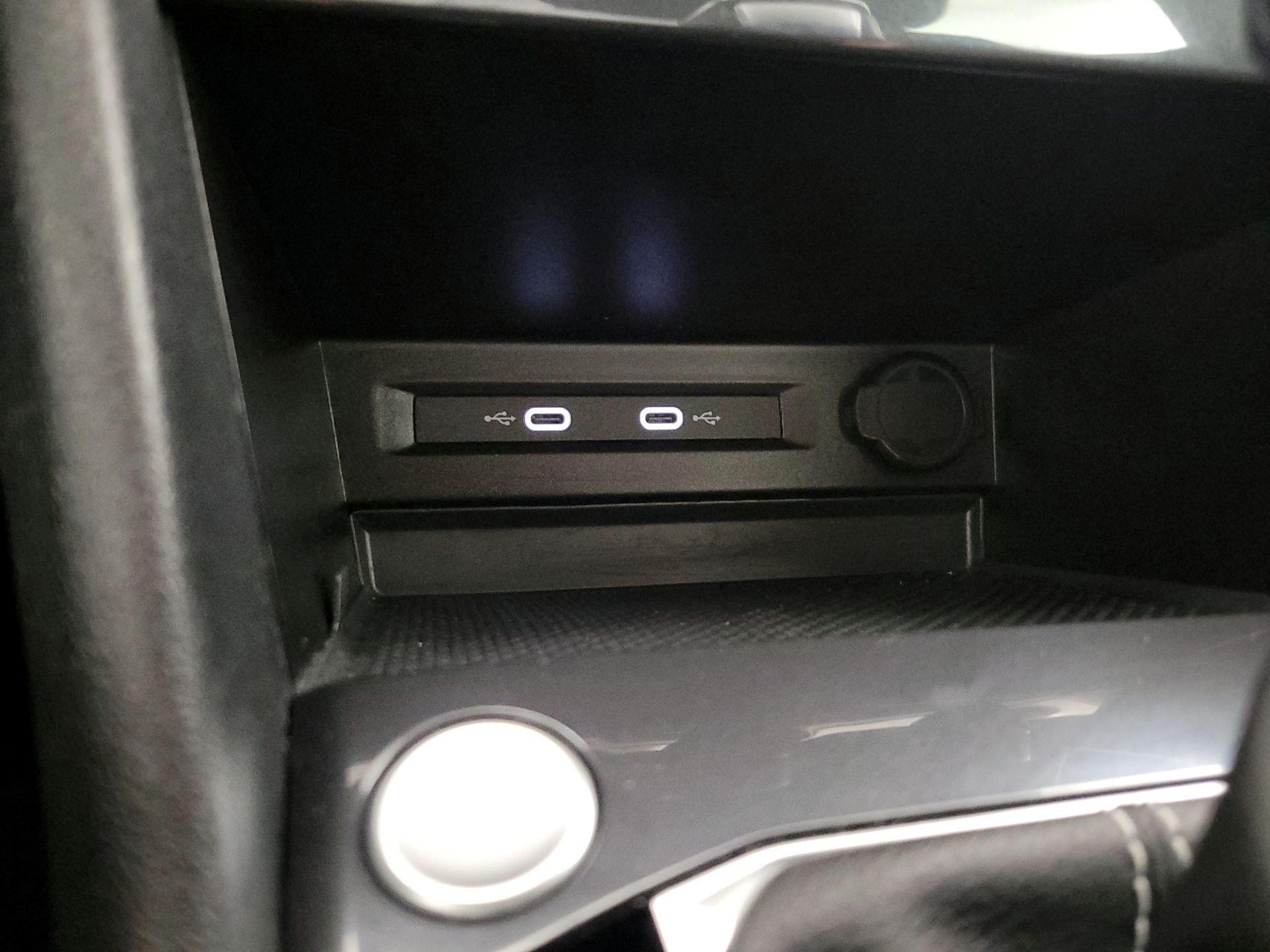 Thumbnail: 2022 Volkswagen Tiguan - 18