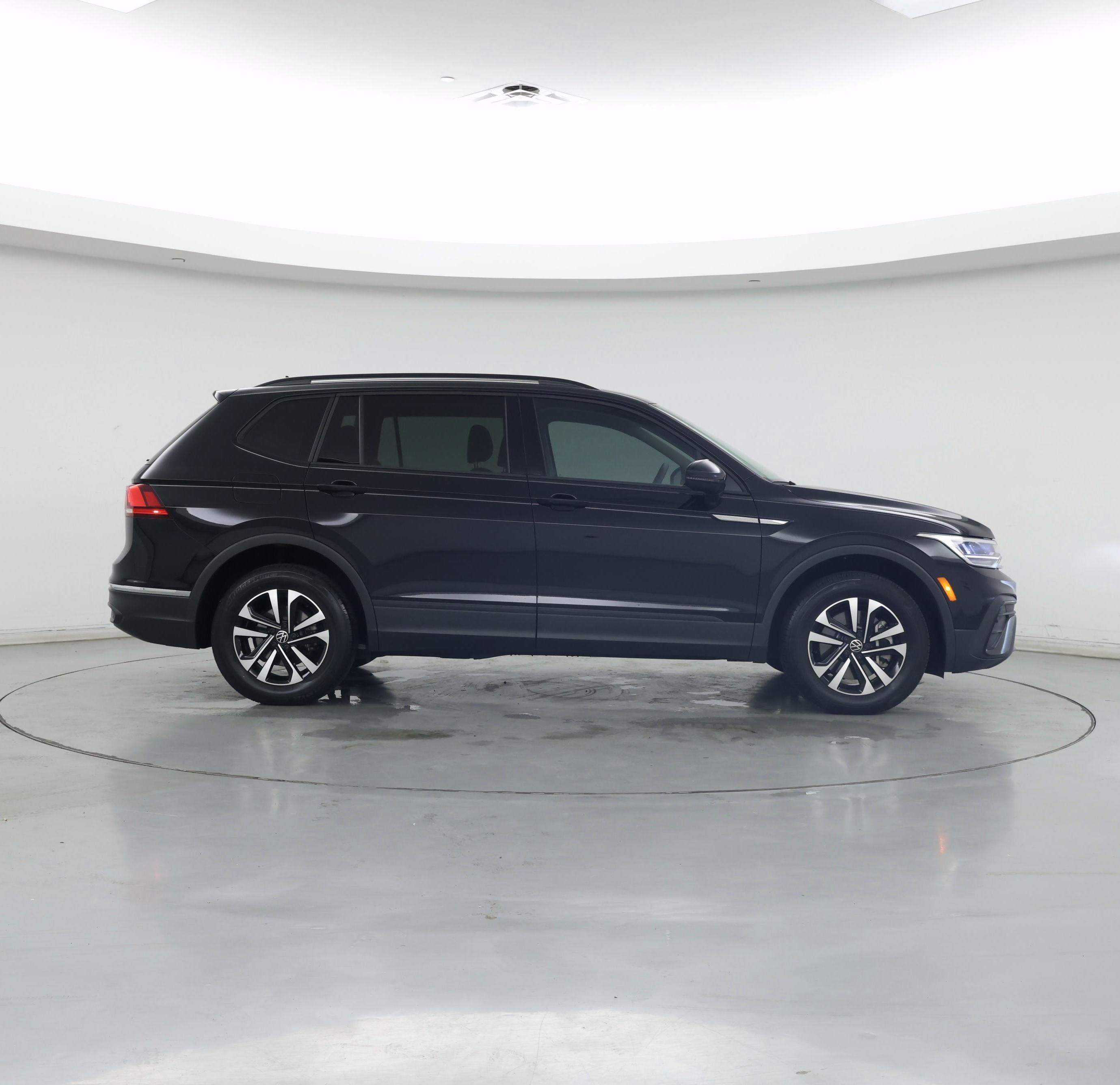Thumbnail: 2022 Volkswagen Tiguan - 7