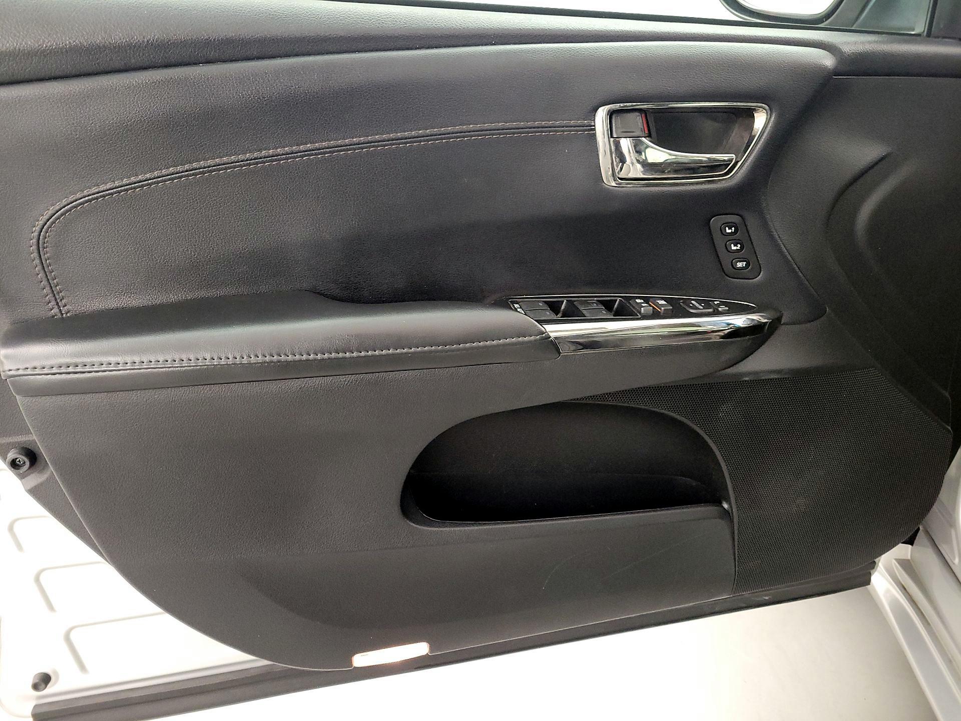 Thumbnail: 2014 Toyota Avalon - 12