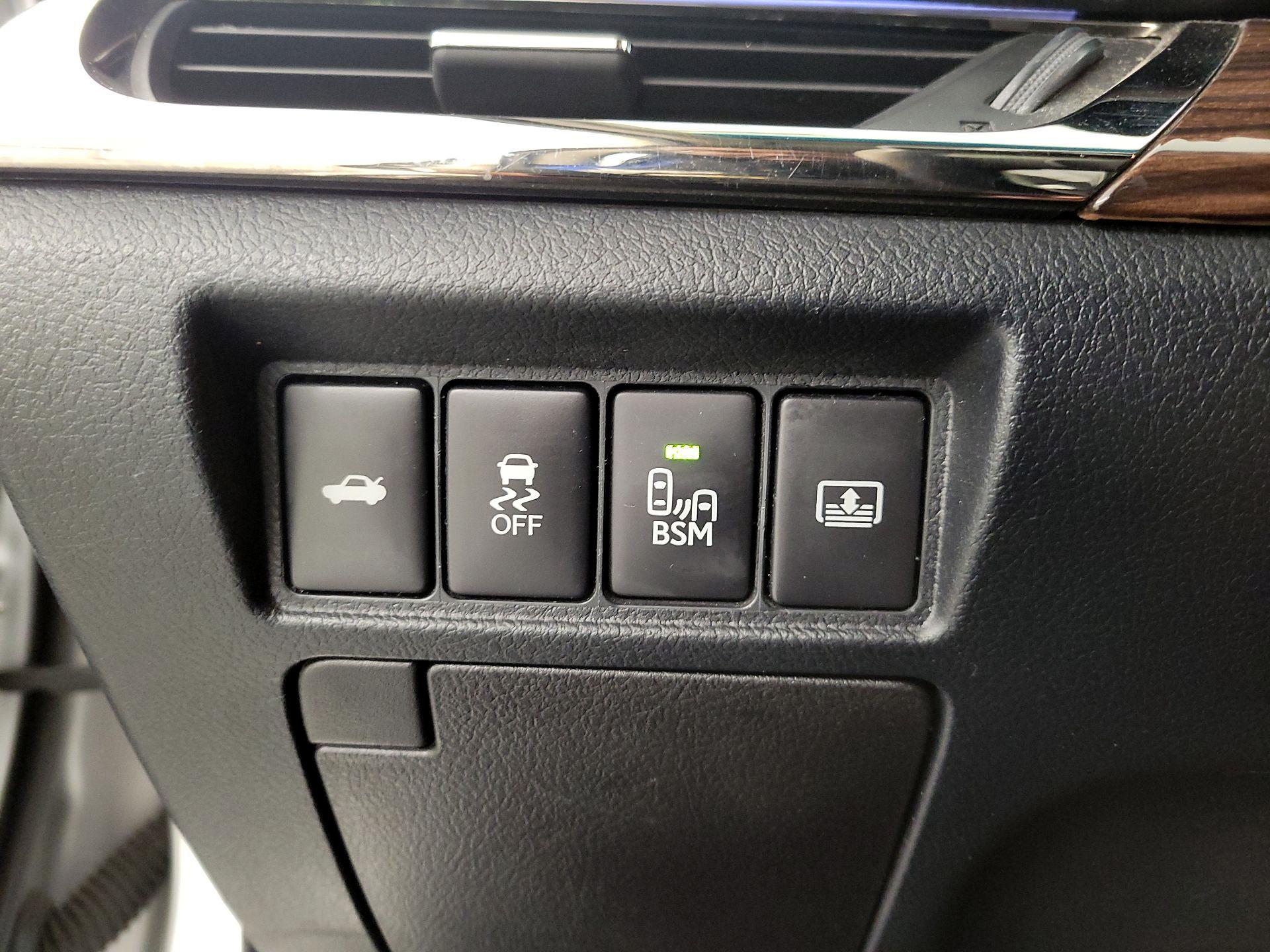 Thumbnail: 2014 Toyota Avalon - 13