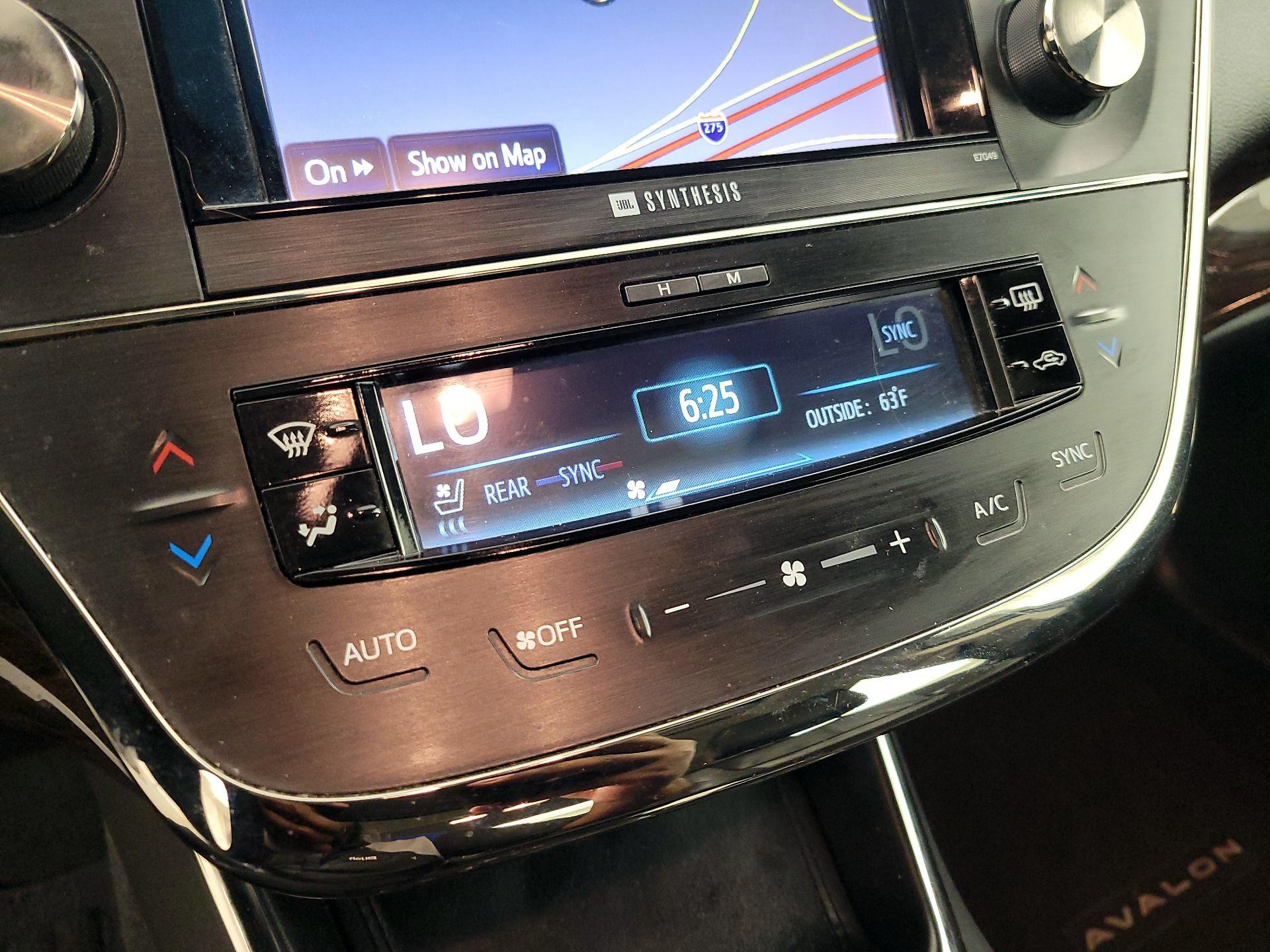 Thumbnail: 2014 Toyota Avalon - 17