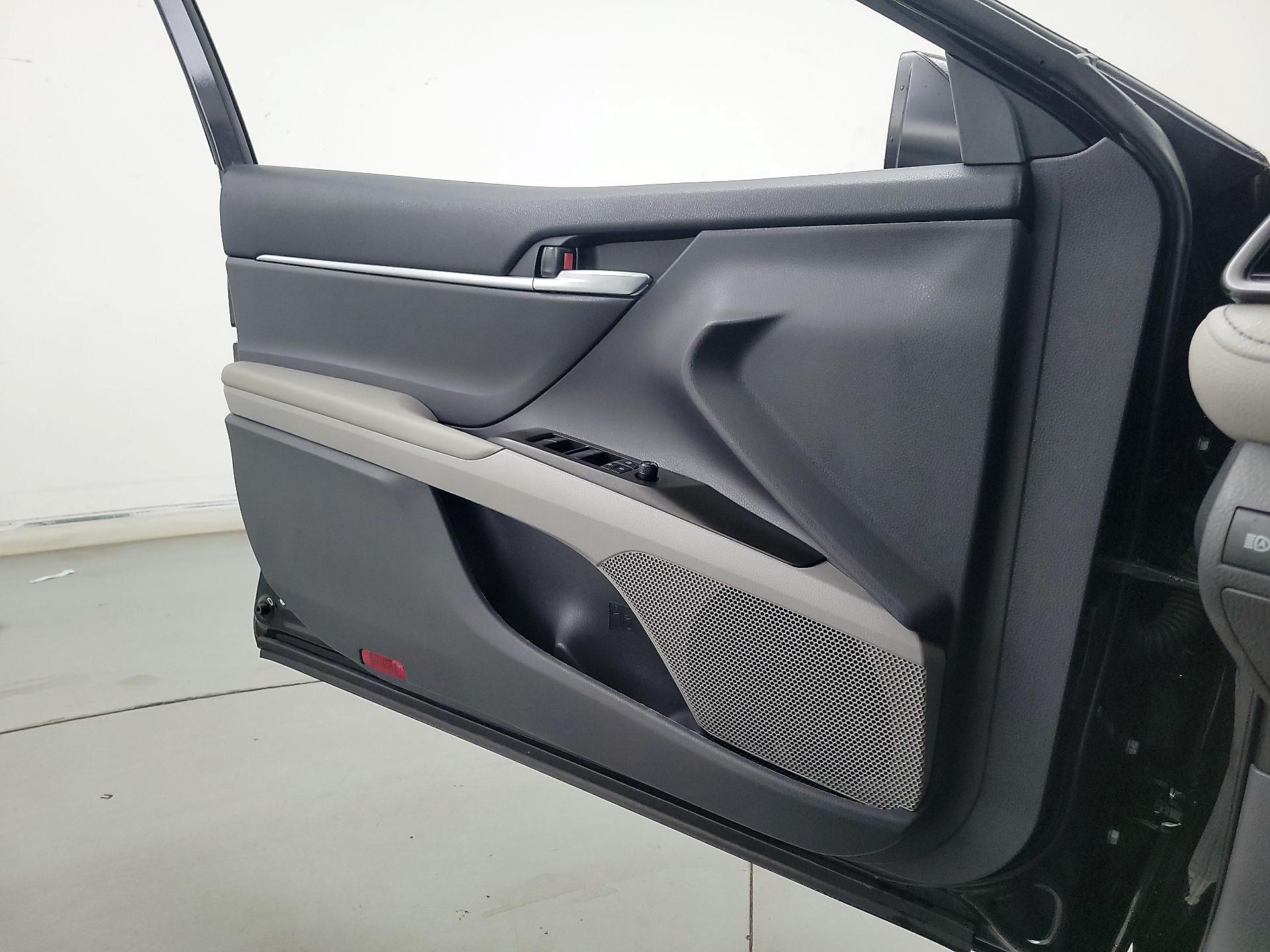 Thumbnail: 2023 Toyota Camry - 12