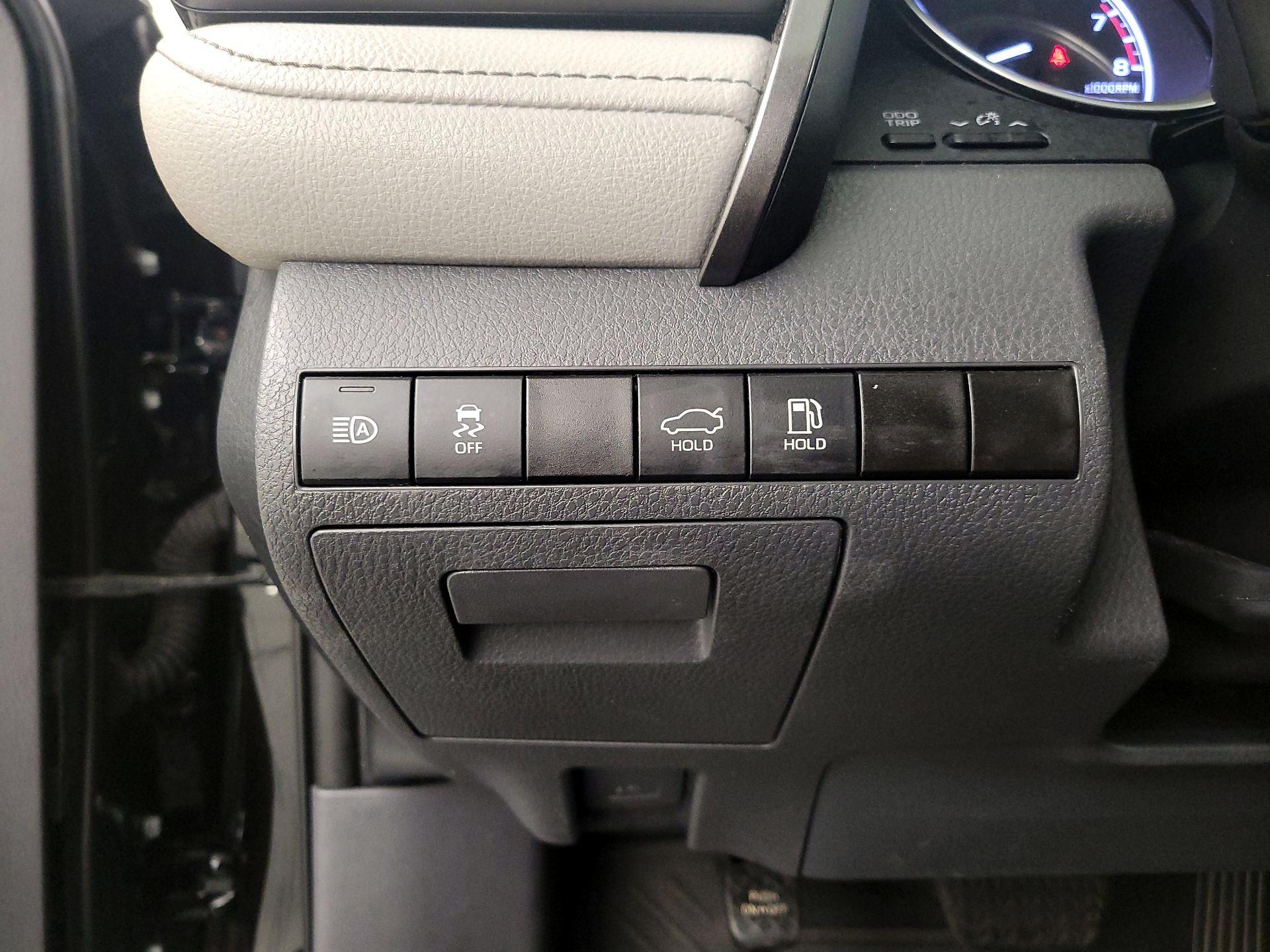 Thumbnail: 2023 Toyota Camry - 13