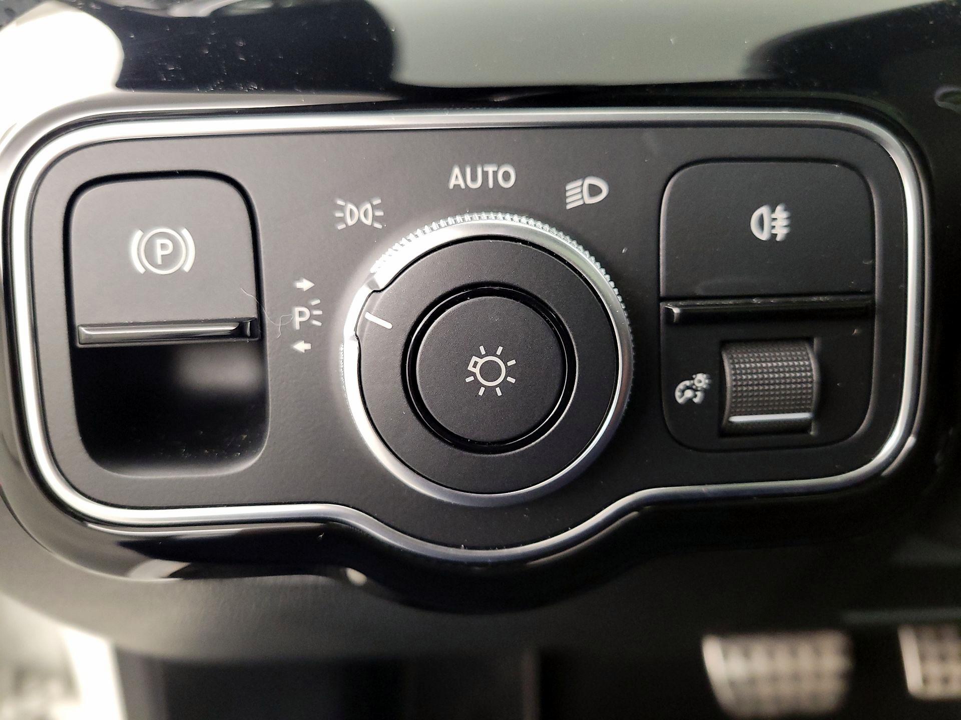 Thumbnail: 2023 Mercedes-Benz CLA - 13