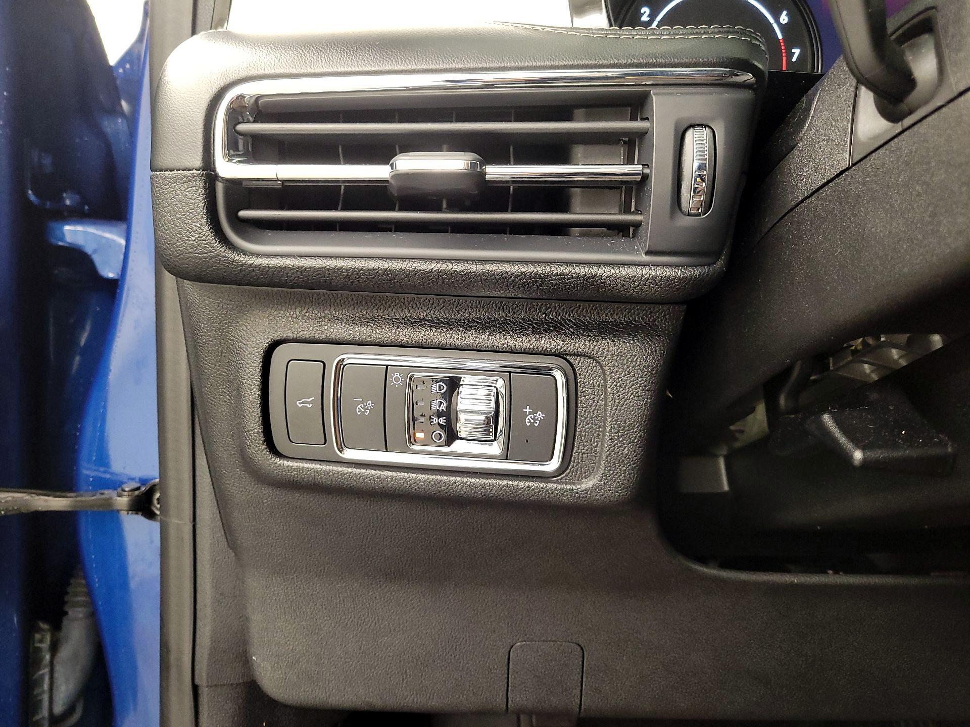 Thumbnail: 2021 Lincoln Corsair - 13