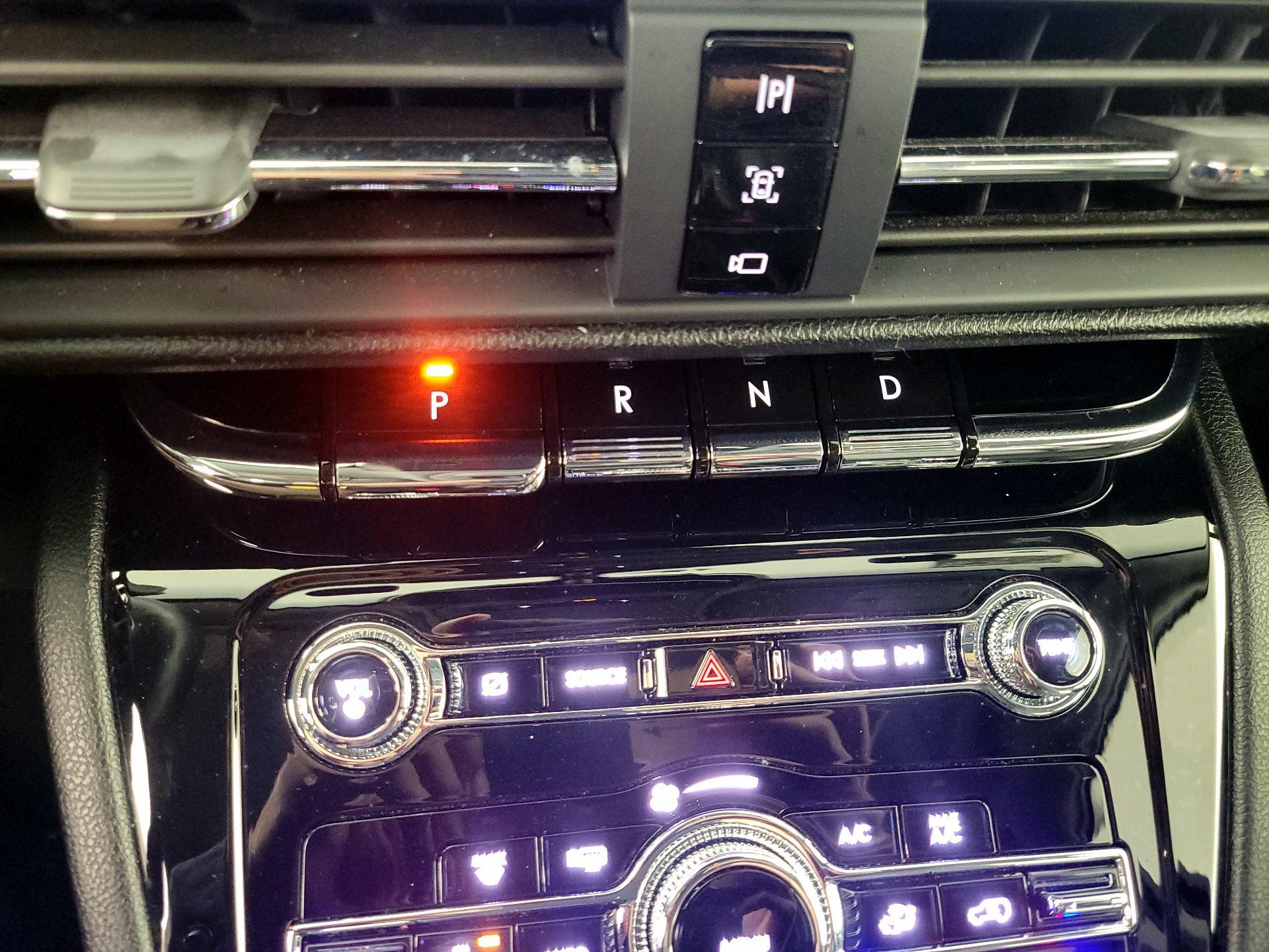 Thumbnail: 2021 Lincoln Corsair - 18