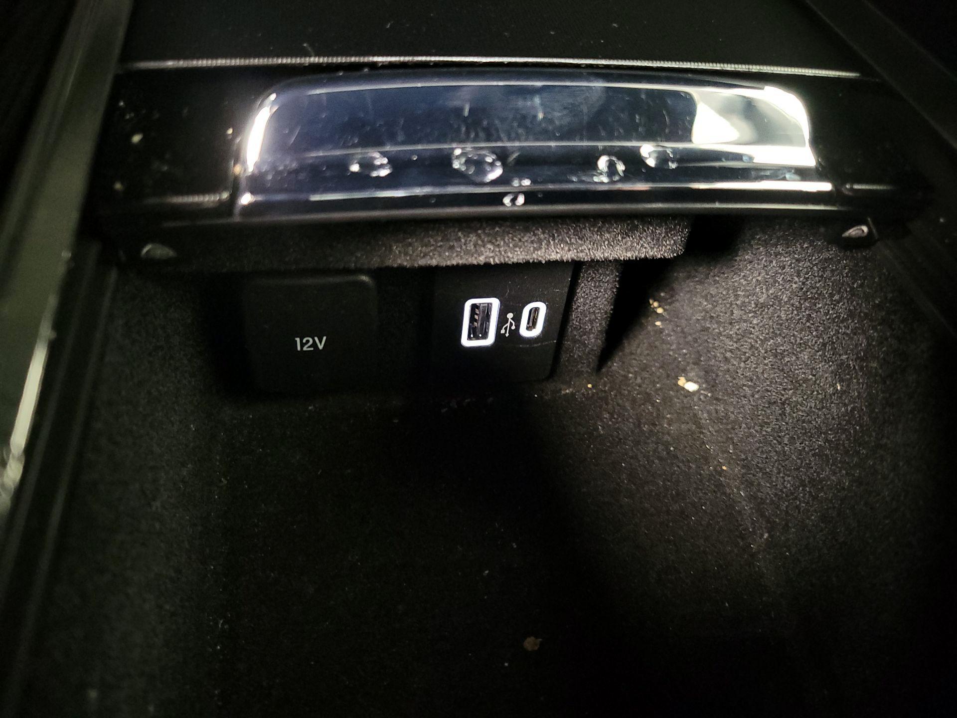 Thumbnail: 2021 Lincoln Corsair - 19