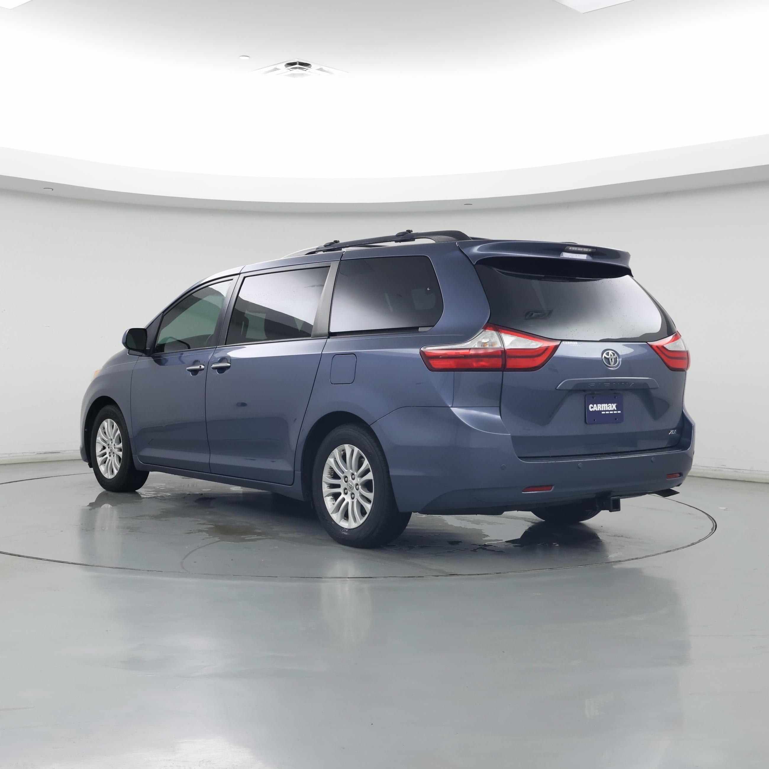 Thumbnail: 2015 Toyota Sienna - 2