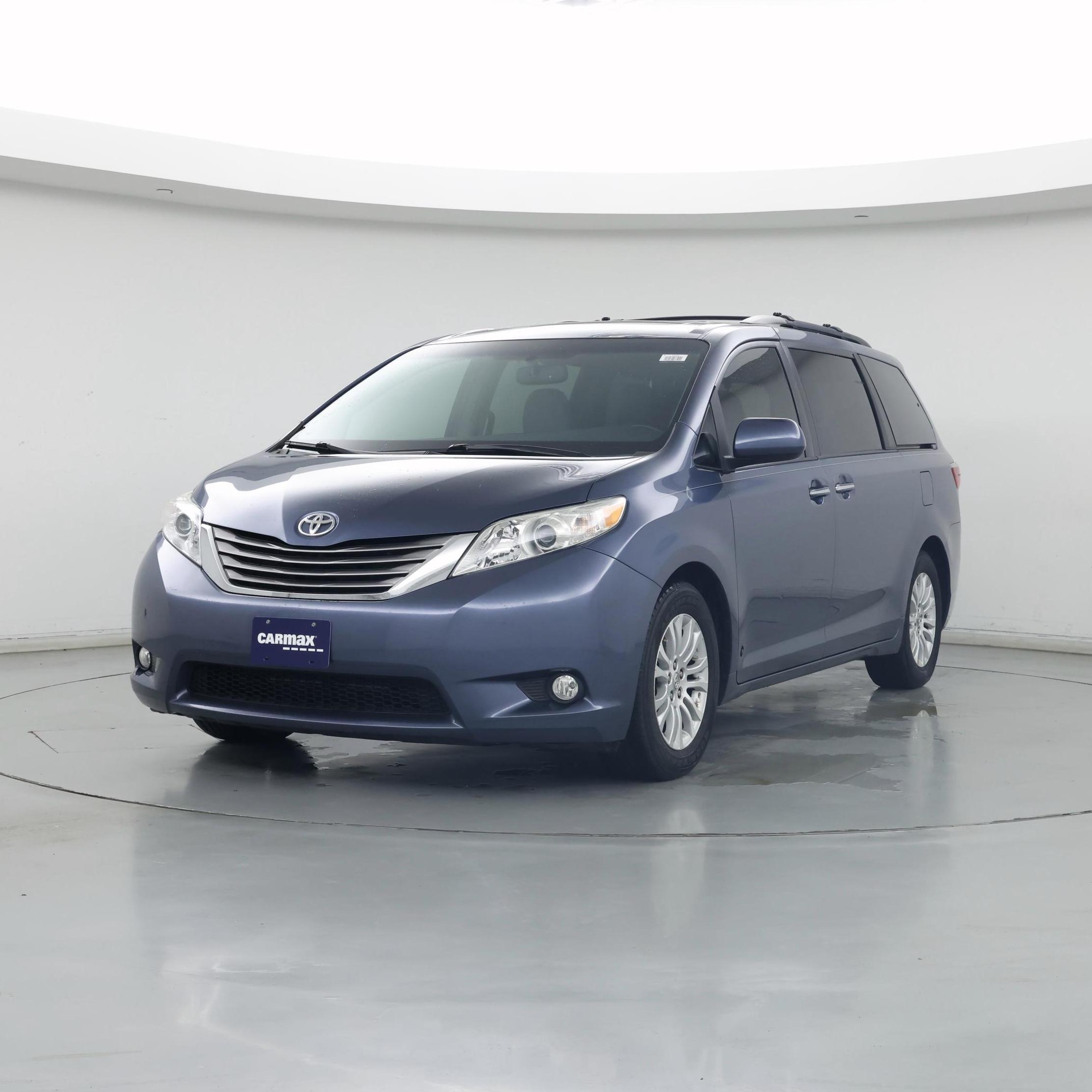 Thumbnail: 2015 Toyota Sienna - 4
