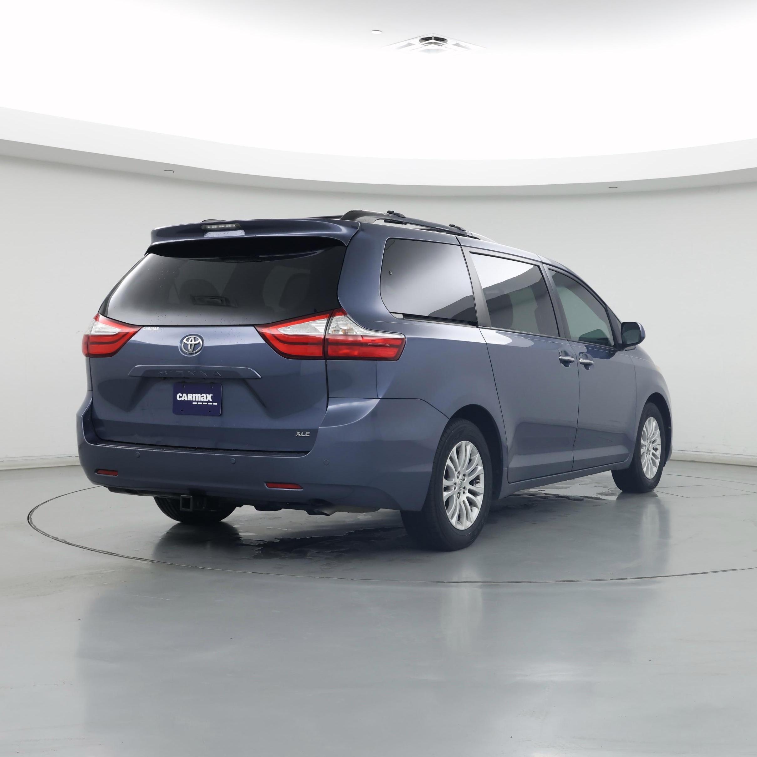 Thumbnail: 2015 Toyota Sienna - 8