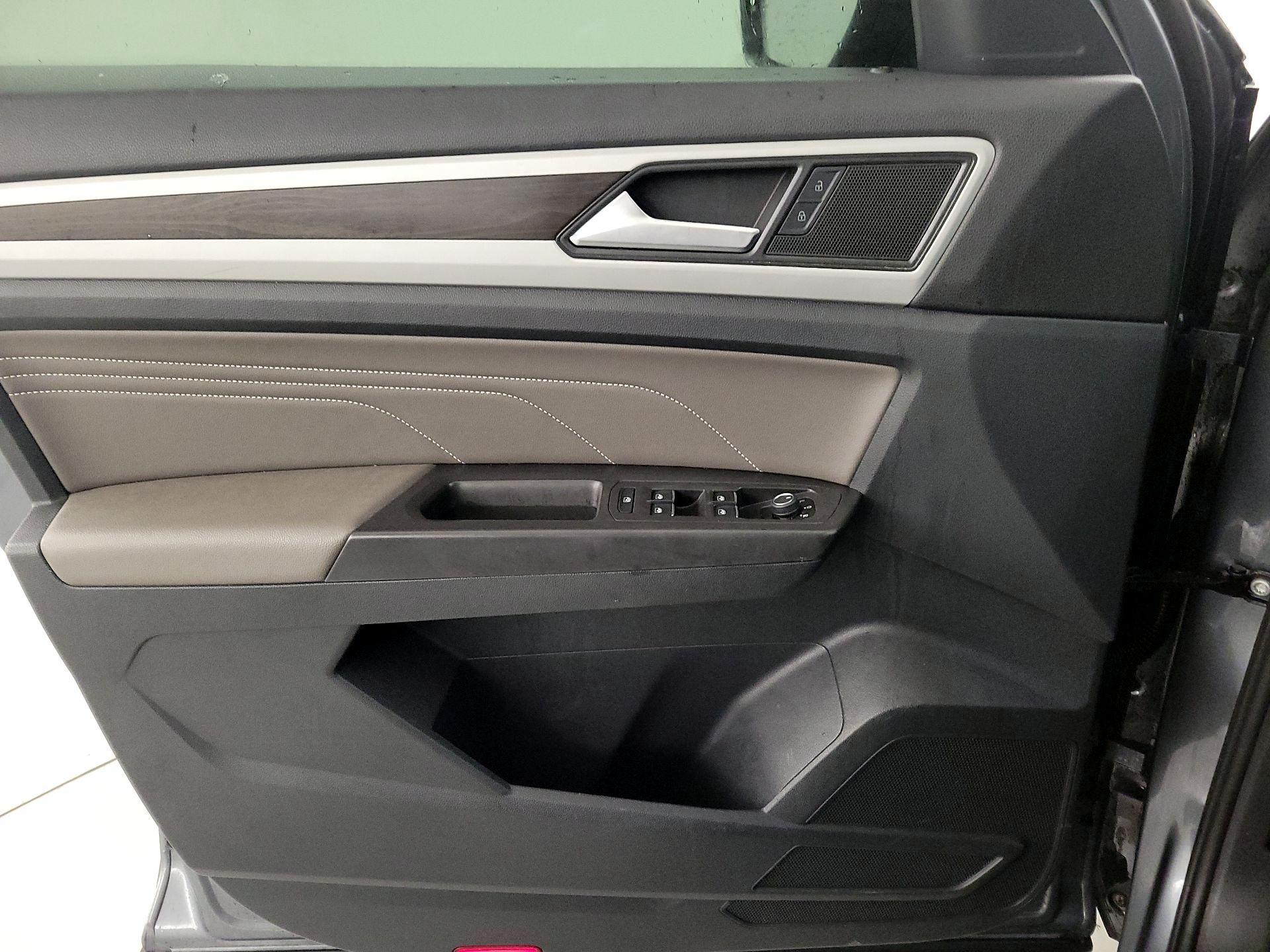 Thumbnail: 2022 Volkswagen Atlas - 12