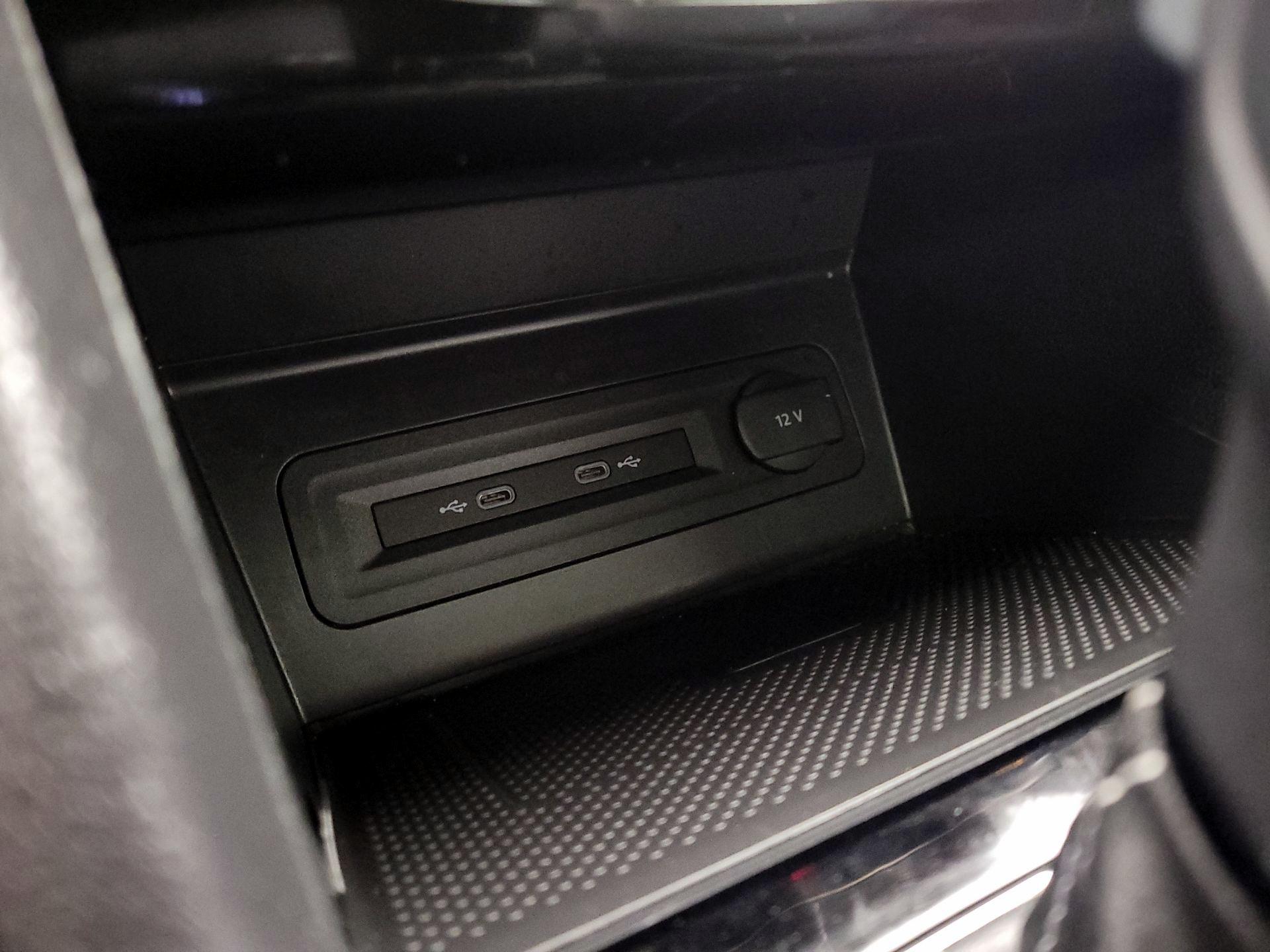 Thumbnail: 2022 Volkswagen Atlas - 18