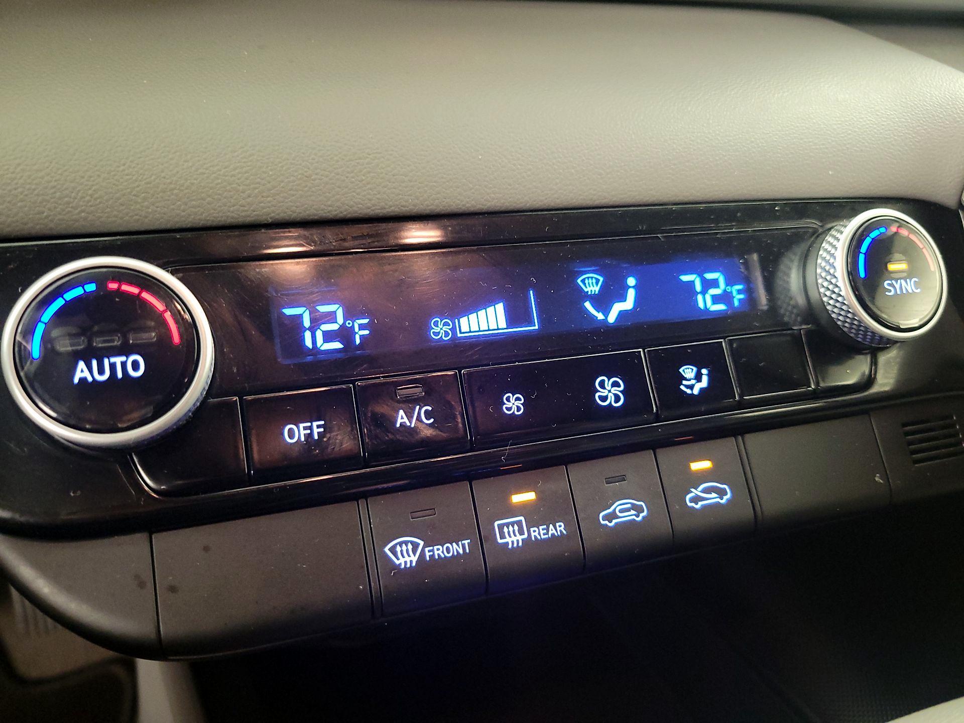 Thumbnail: 2022 Hyundai Elantra - 16