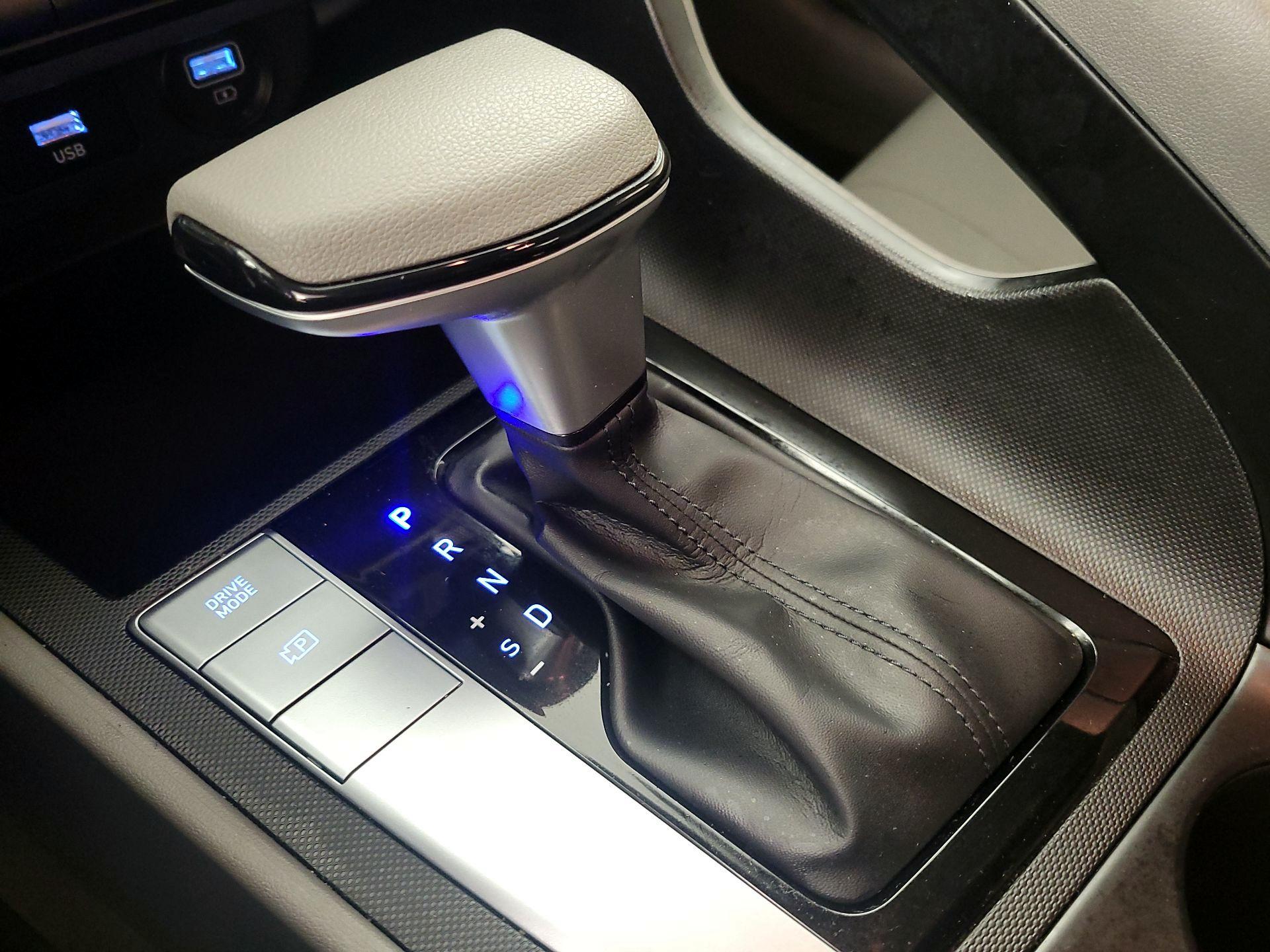 Thumbnail: 2022 Hyundai Elantra - 17