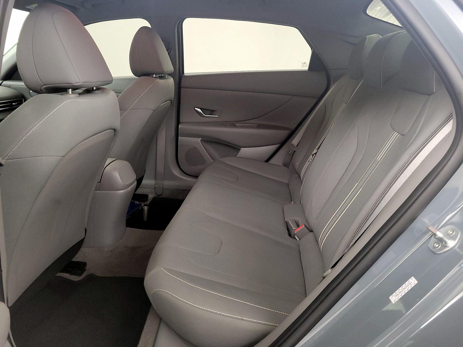 Thumbnail: 2022 Hyundai Elantra - 19