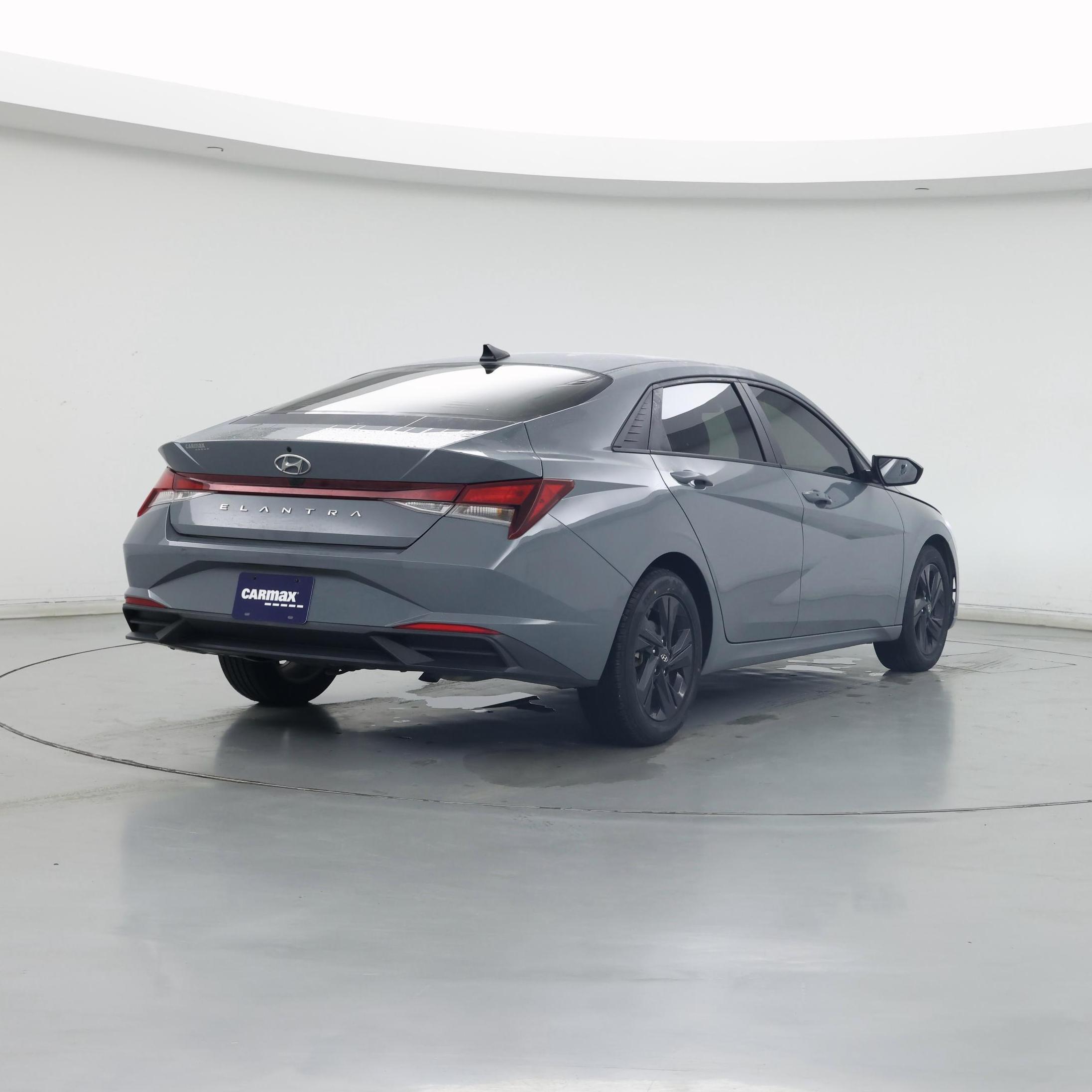 Thumbnail: 2022 Hyundai Elantra - 8