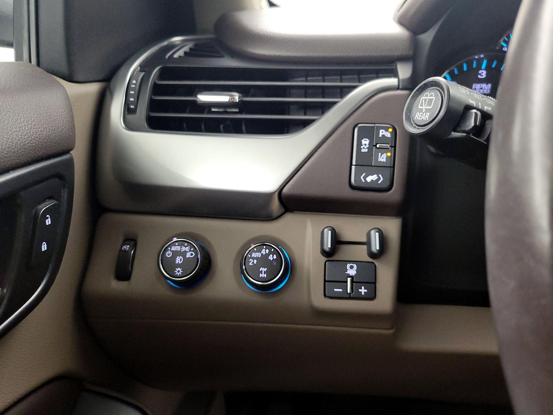 Thumbnail: 2015 Chevrolet Tahoe - 13