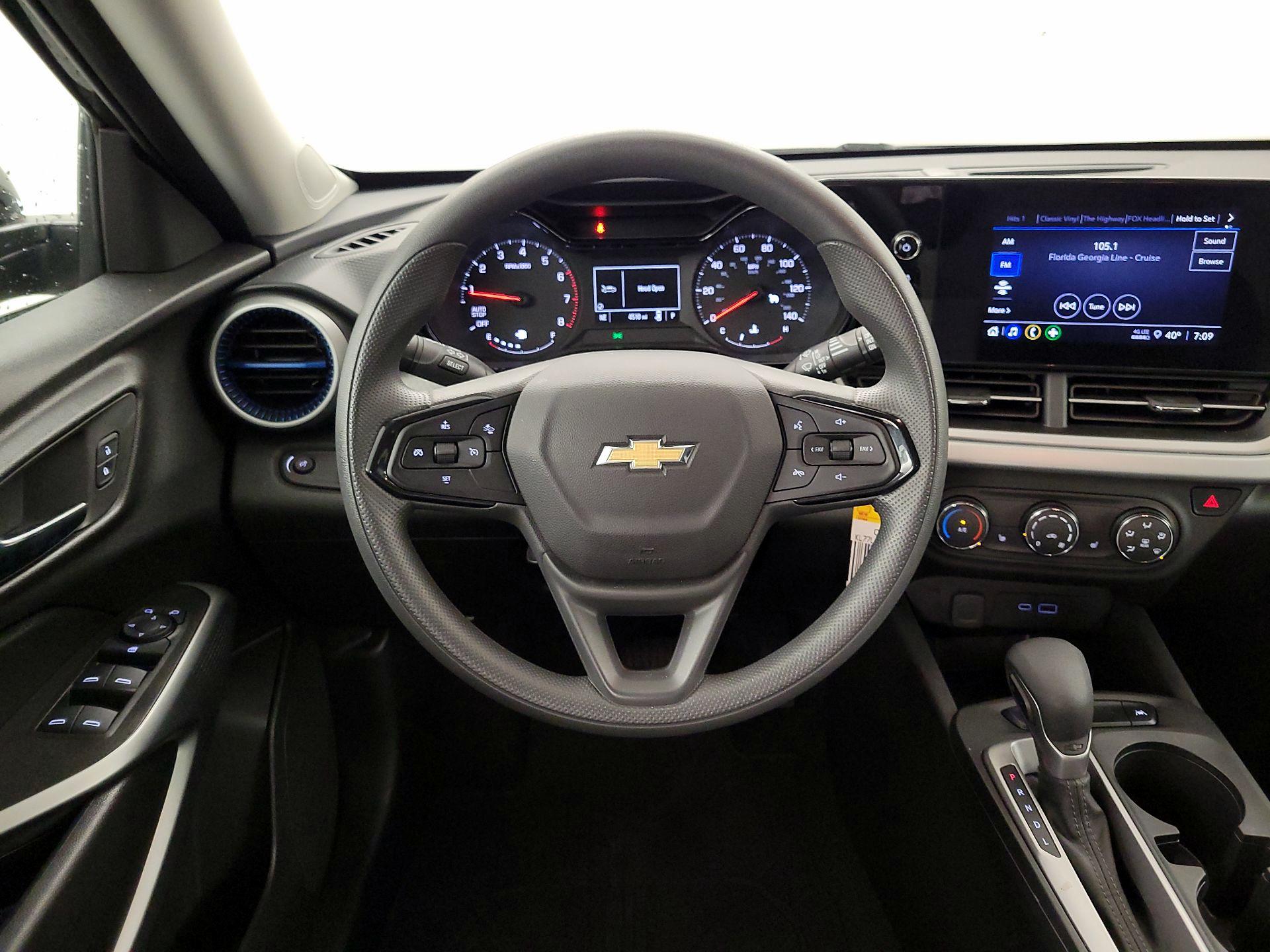 Thumbnail: 2025 Chevrolet Trax - 10