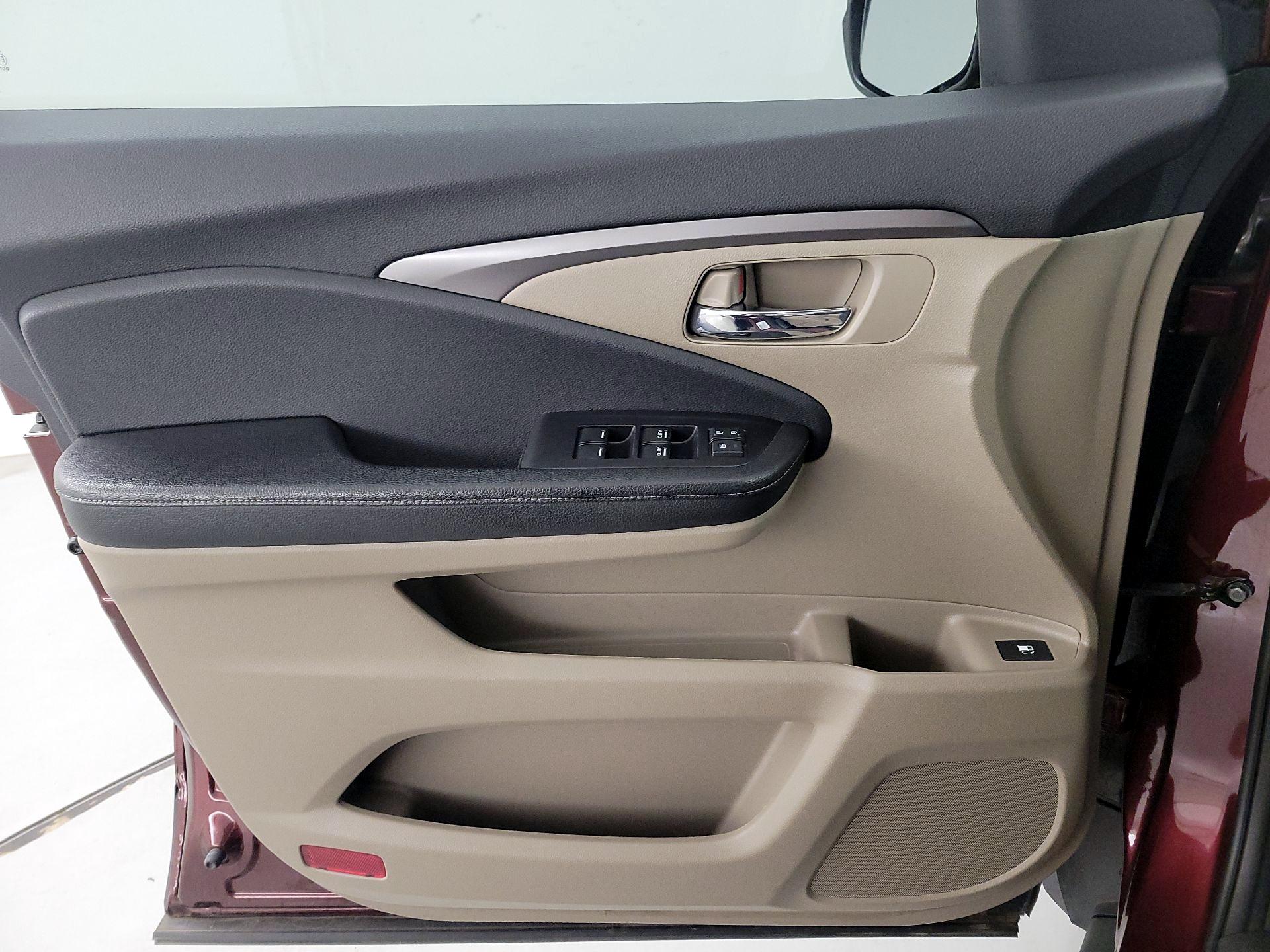 Thumbnail: 2019 Honda Ridgeline - 12