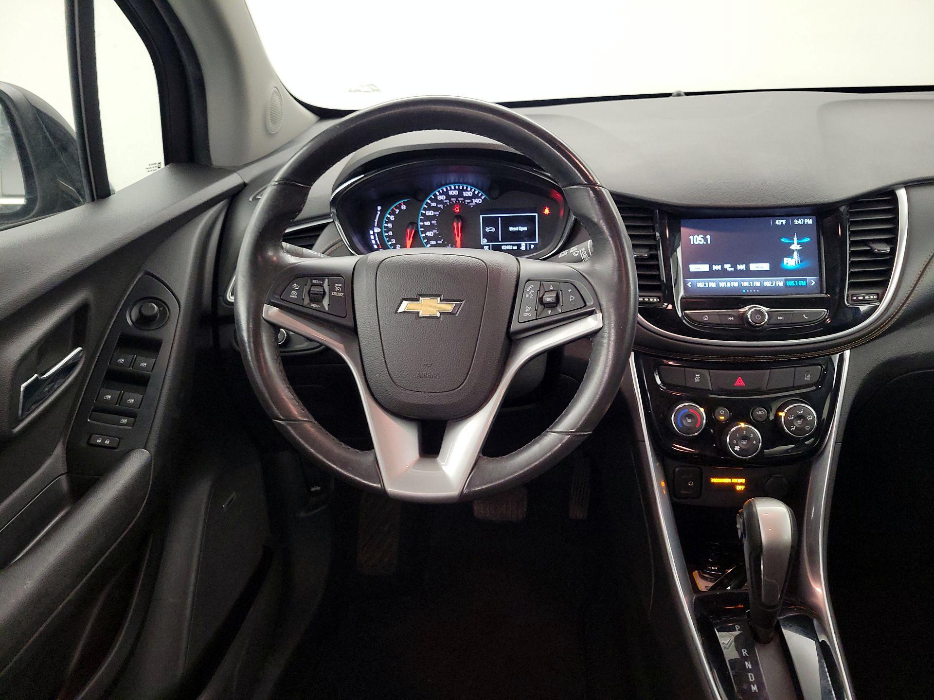 Thumbnail: 2017 Chevrolet Trax - 10