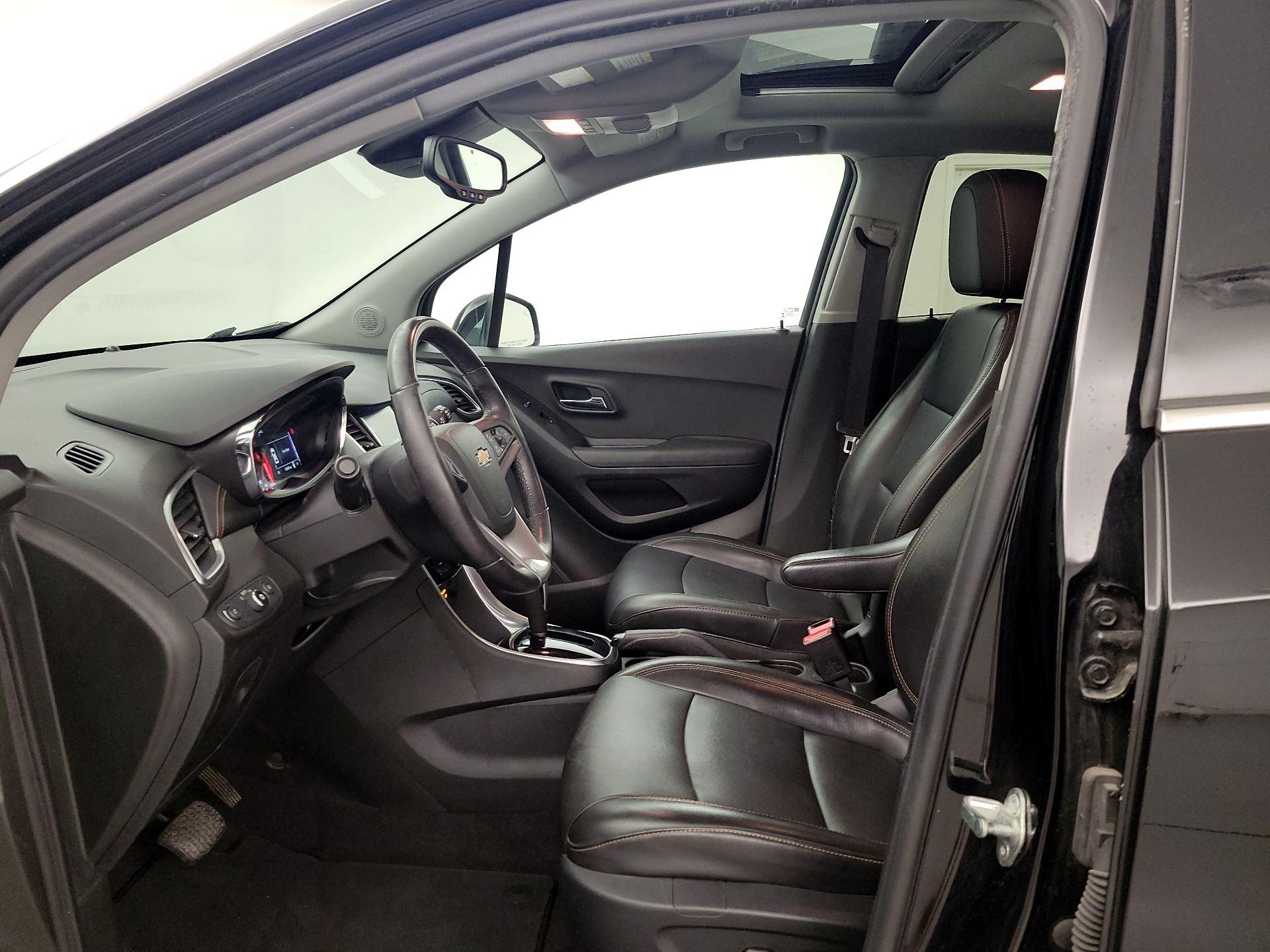 Thumbnail: 2017 Chevrolet Trax - 11