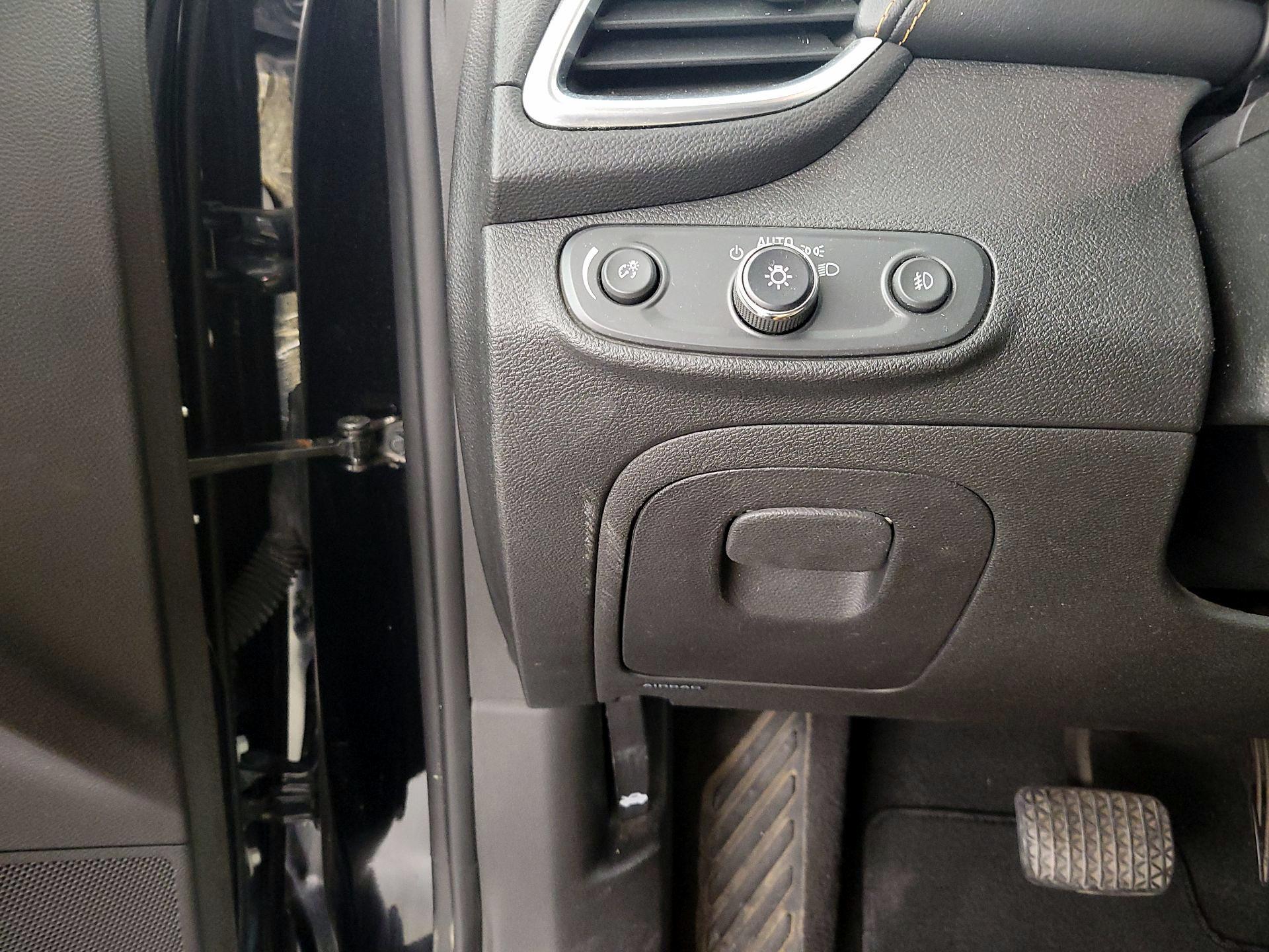 Thumbnail: 2017 Chevrolet Trax - 13