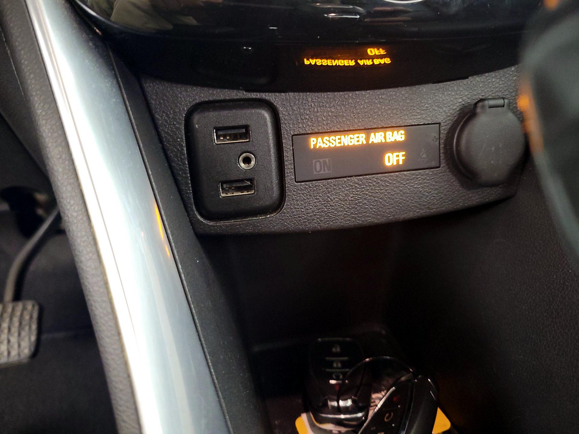 Thumbnail: 2017 Chevrolet Trax - 18