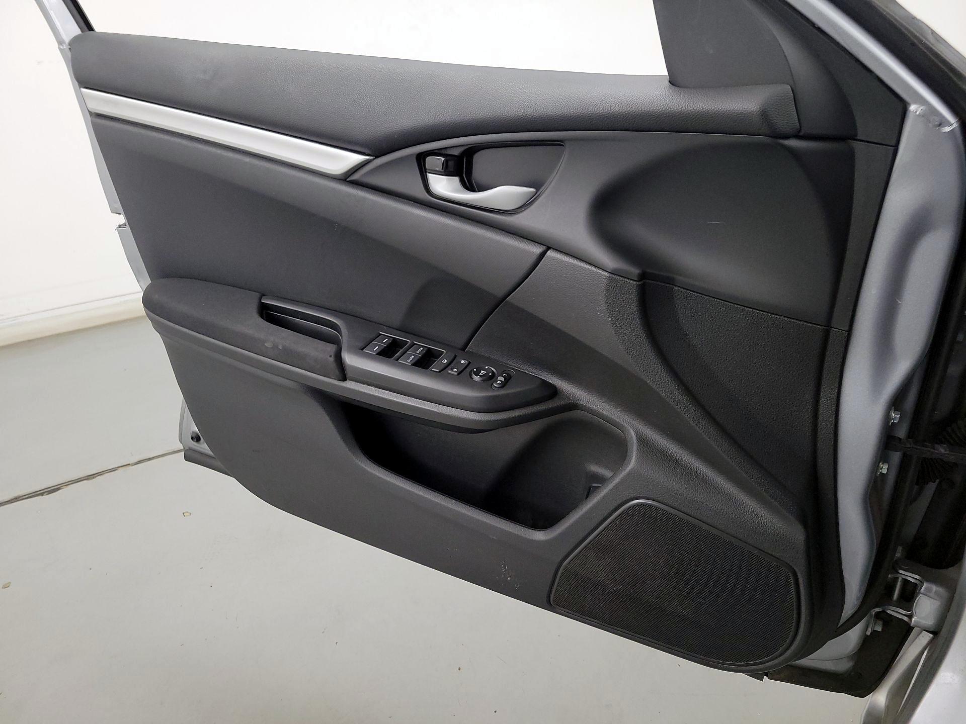 Thumbnail: 2019 Honda Civic - 12