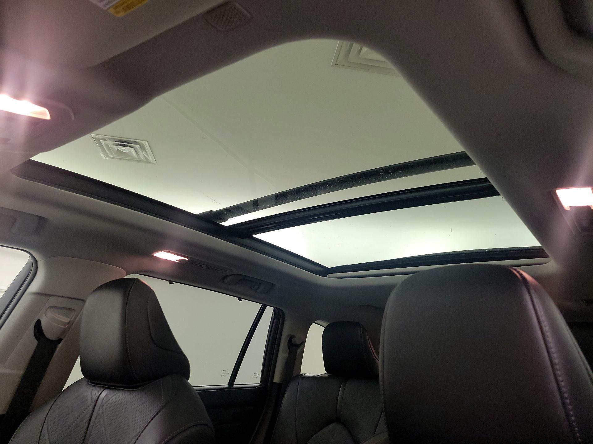 Thumbnail: 2021 Toyota Highlander - 20