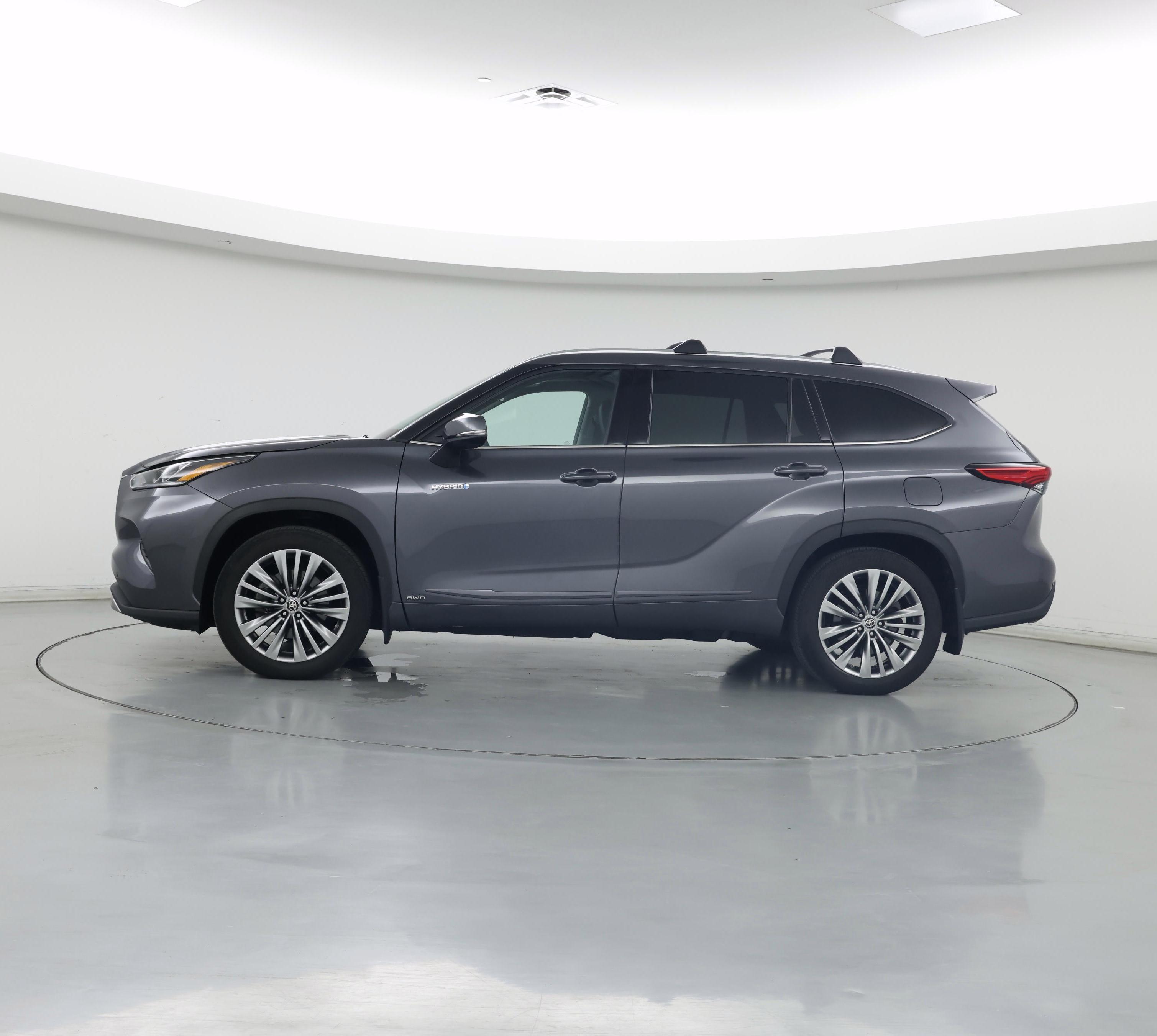 Thumbnail: 2021 Toyota Highlander - 3