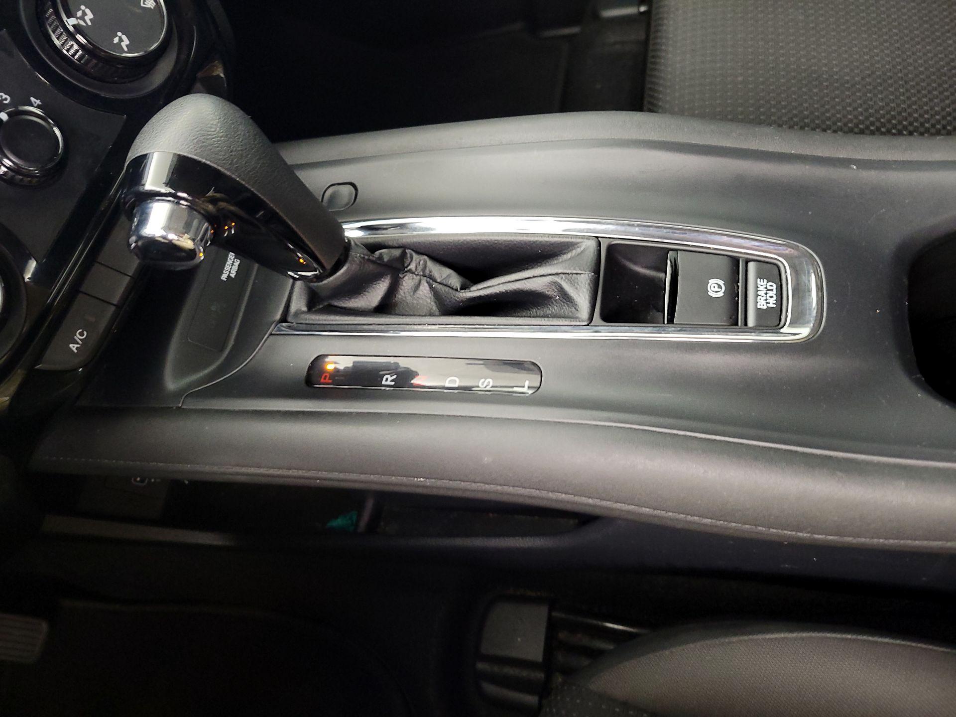 Thumbnail: 2019 Honda HR-V - 17