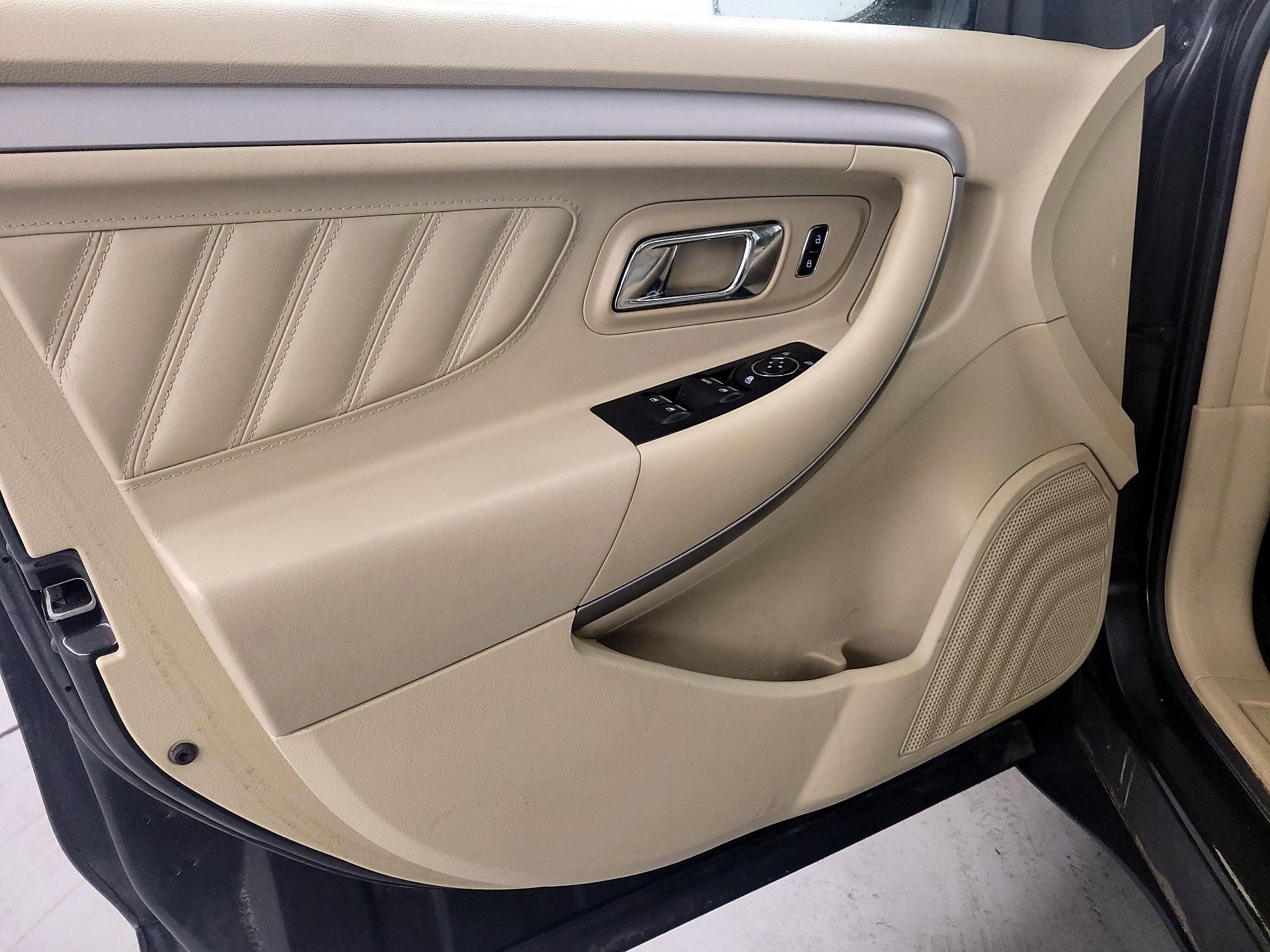 Thumbnail: 2015 Ford Taurus - 12