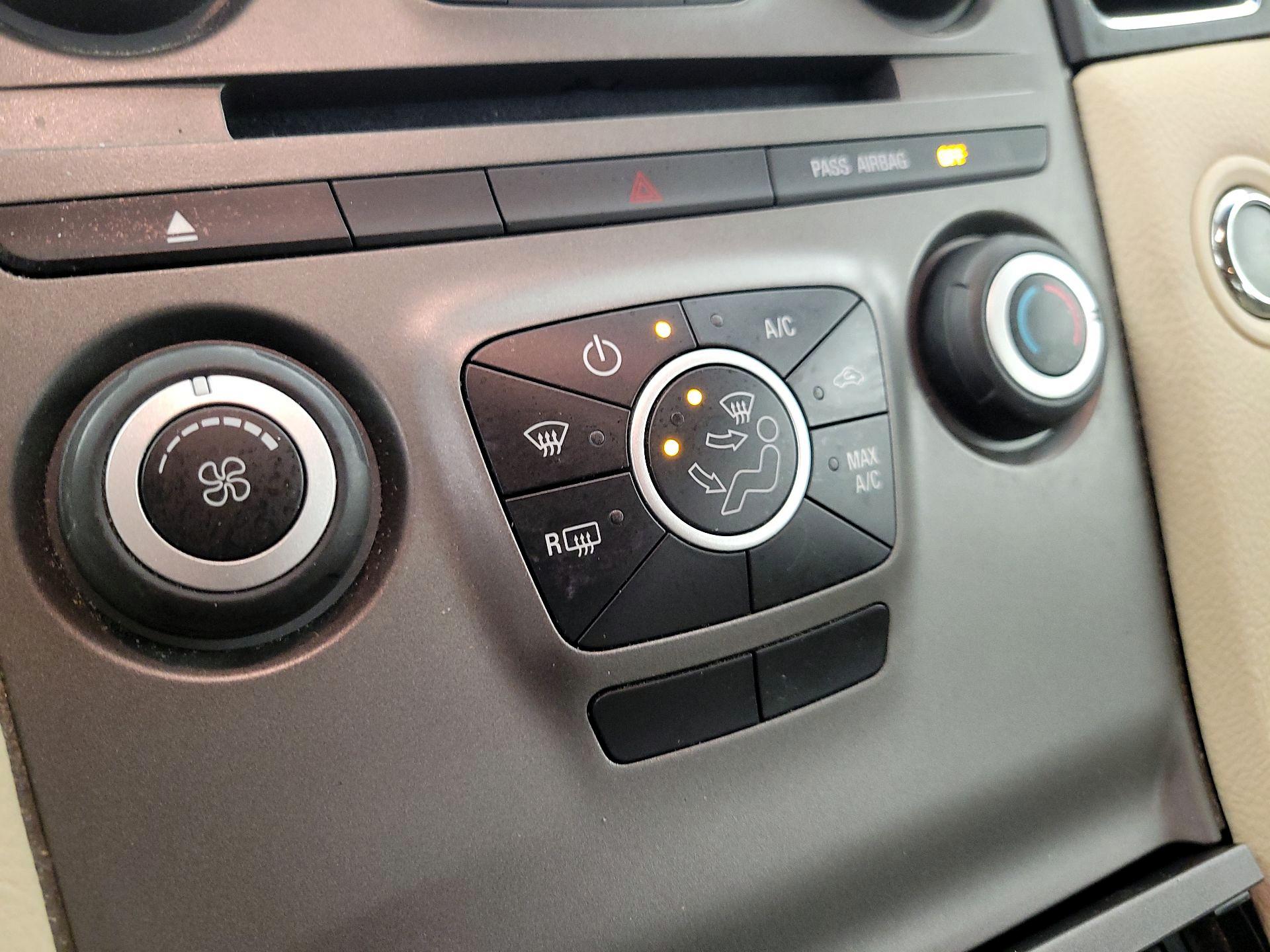 Thumbnail: 2015 Ford Taurus - 16