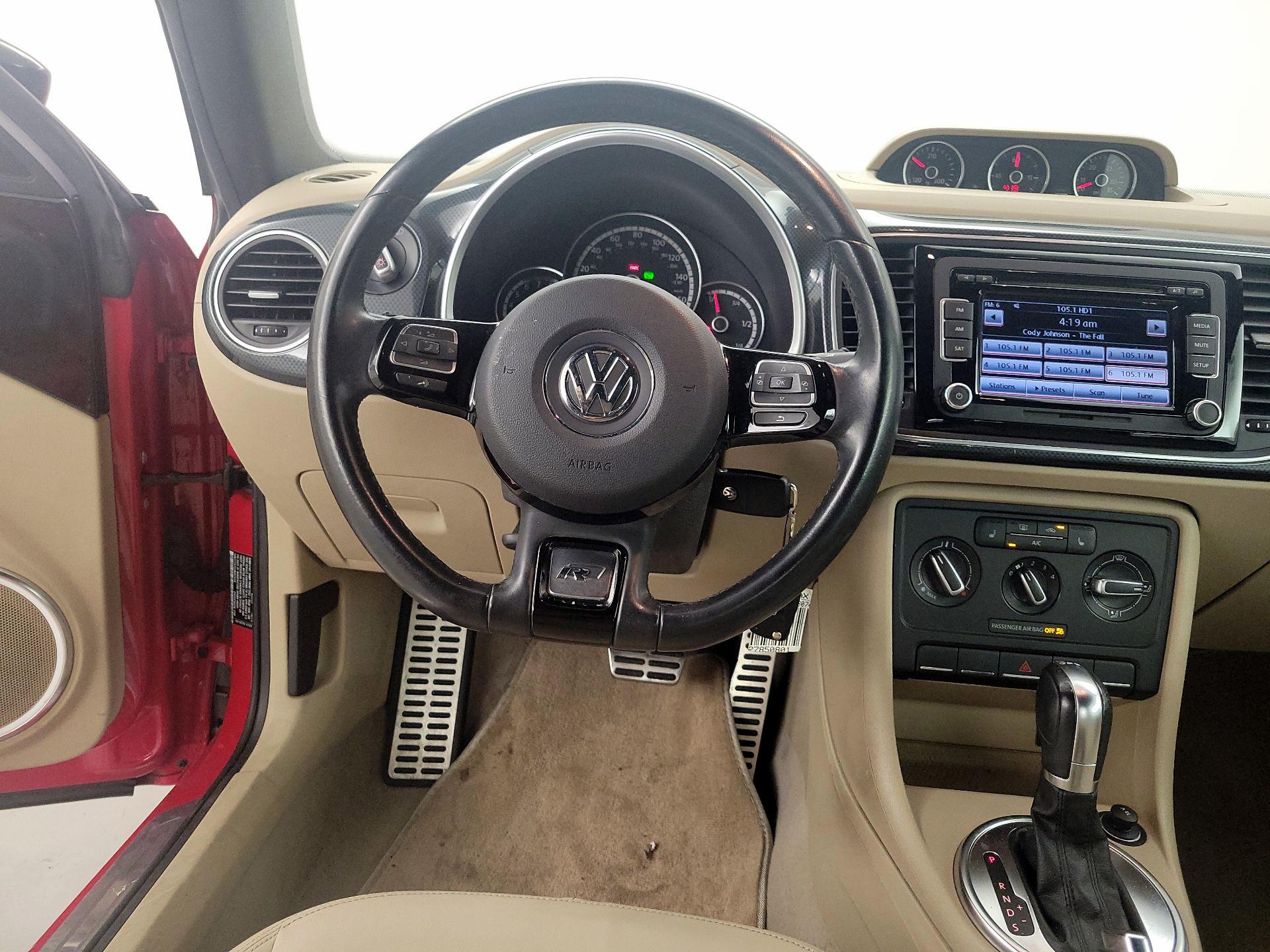 Thumbnail: 2014 Volkswagen Beetle - 10