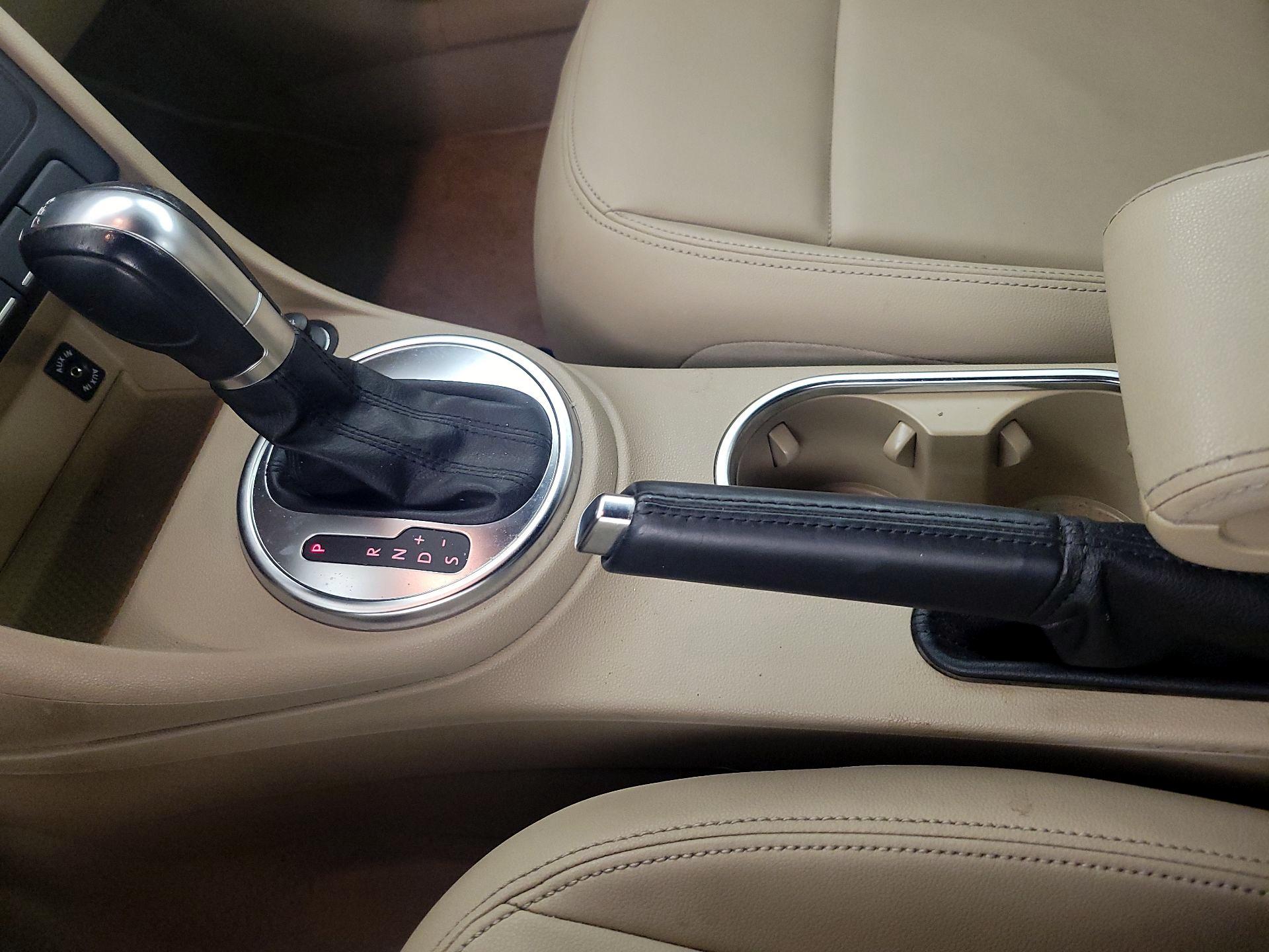 Thumbnail: 2014 Volkswagen Beetle - 16