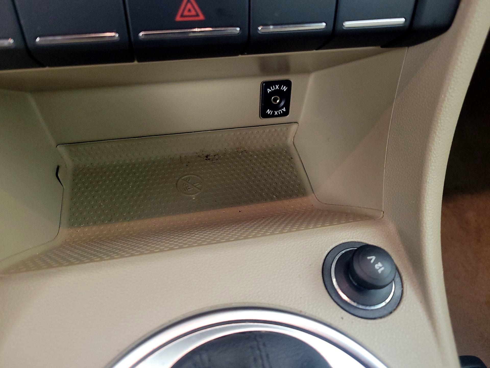 Thumbnail: 2014 Volkswagen Beetle - 17