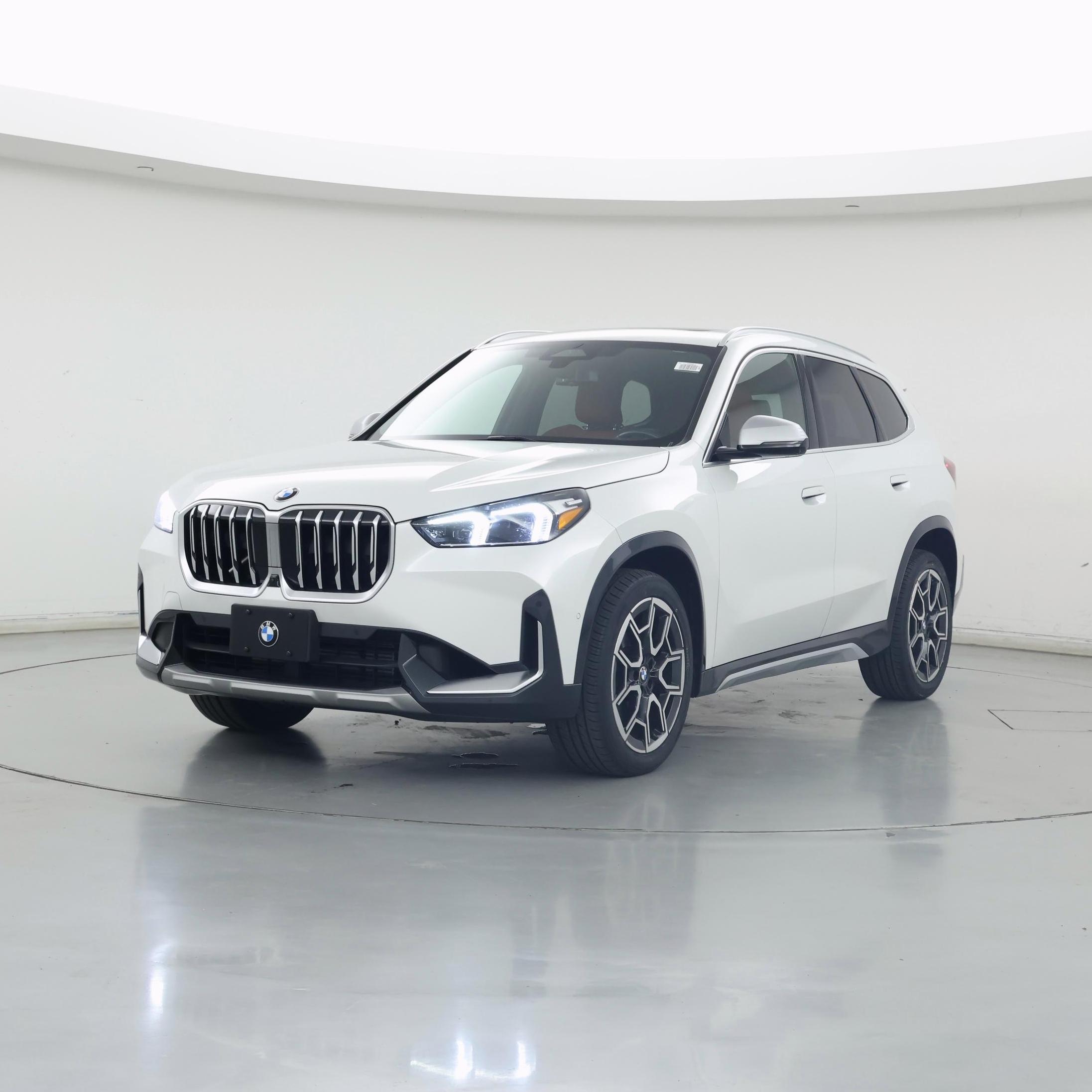 Thumbnail: 2023 BMW X1 - 4