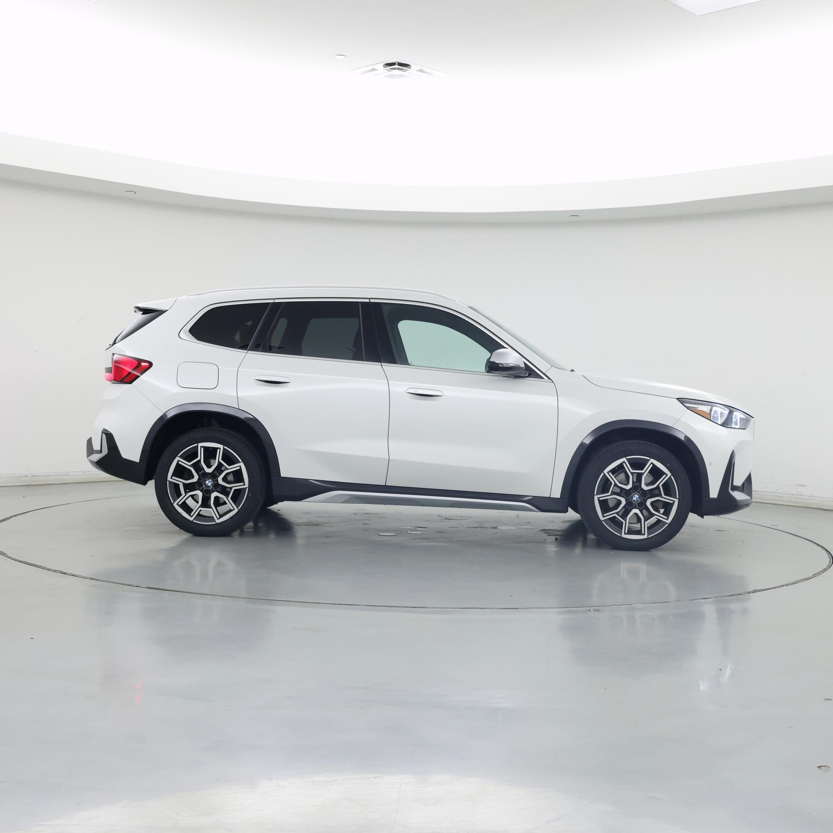 Thumbnail: 2023 BMW X1 - 7